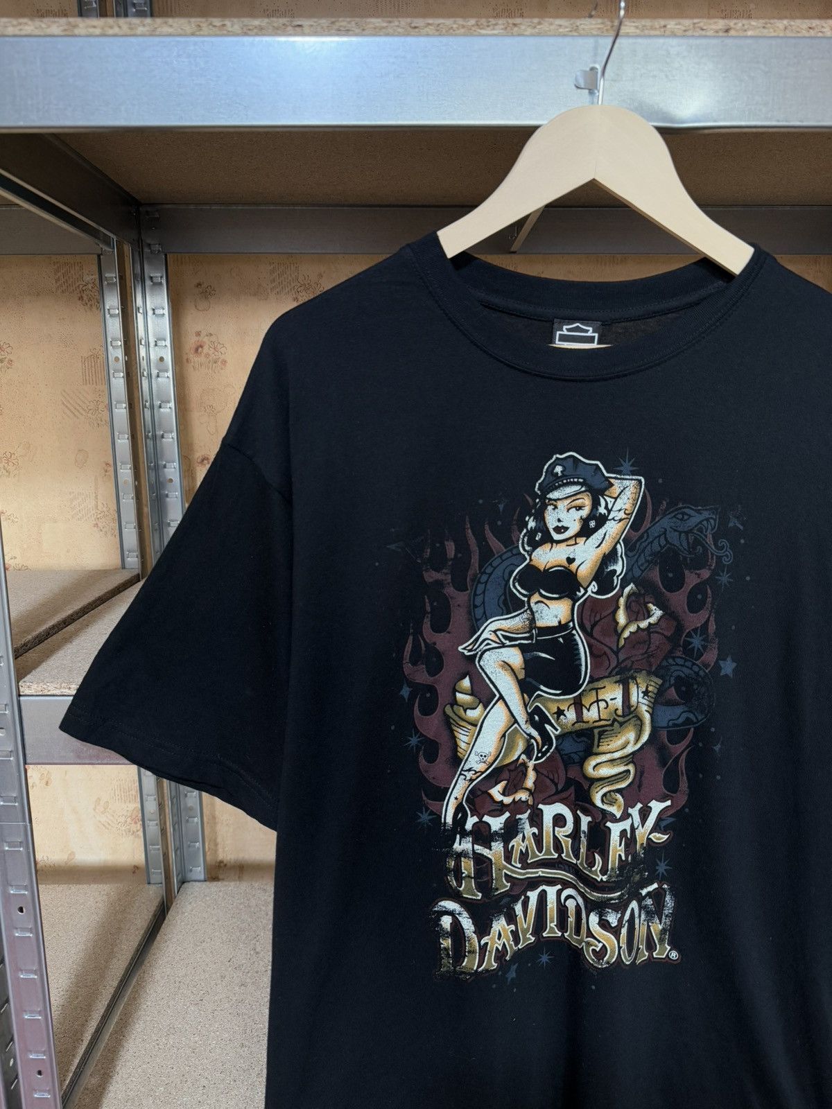 Band Tees × Harley Davidson × Vintage Vintage 2009 Harley Davidson Sexy Cop Girl Ed Hardy T-Shirt Size US L / EU 52-54 / 3 - 3 Thumbnail