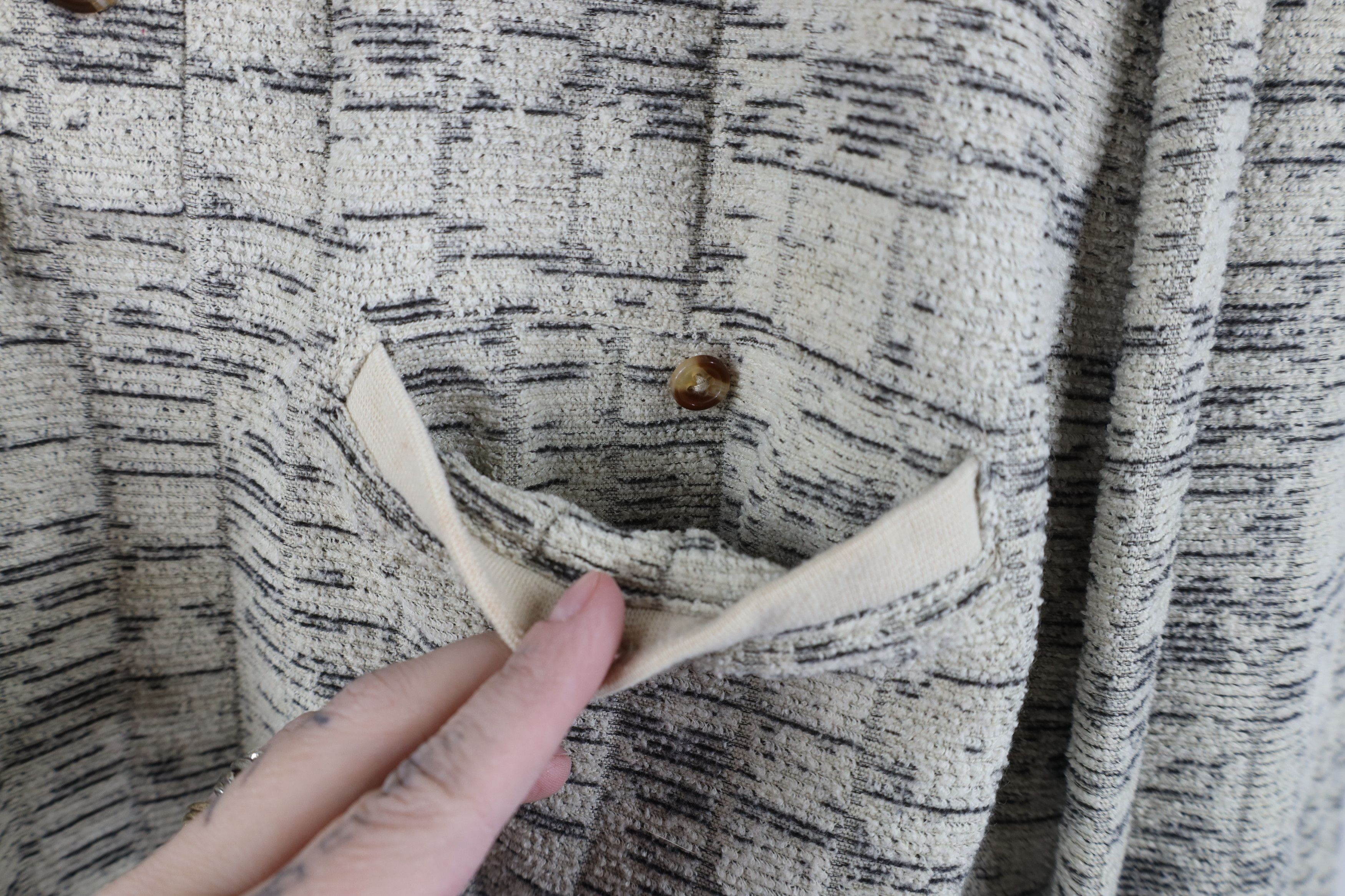 Vintage Vintage 90s Streetwear Fleece Collared Sweatshirt Beige Size US M / EU 48-50 / 2 - 5 Thumbnail