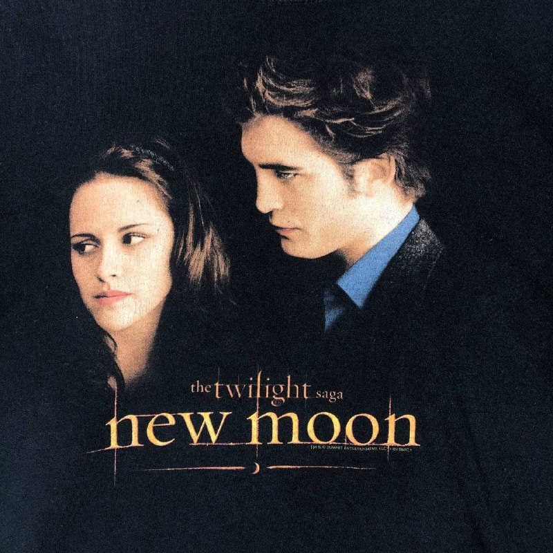 Vintage The Twilight saga " New Moon" Movie T-Shirt Size US XL / EU 56 / 4 - 5 Thumbnail