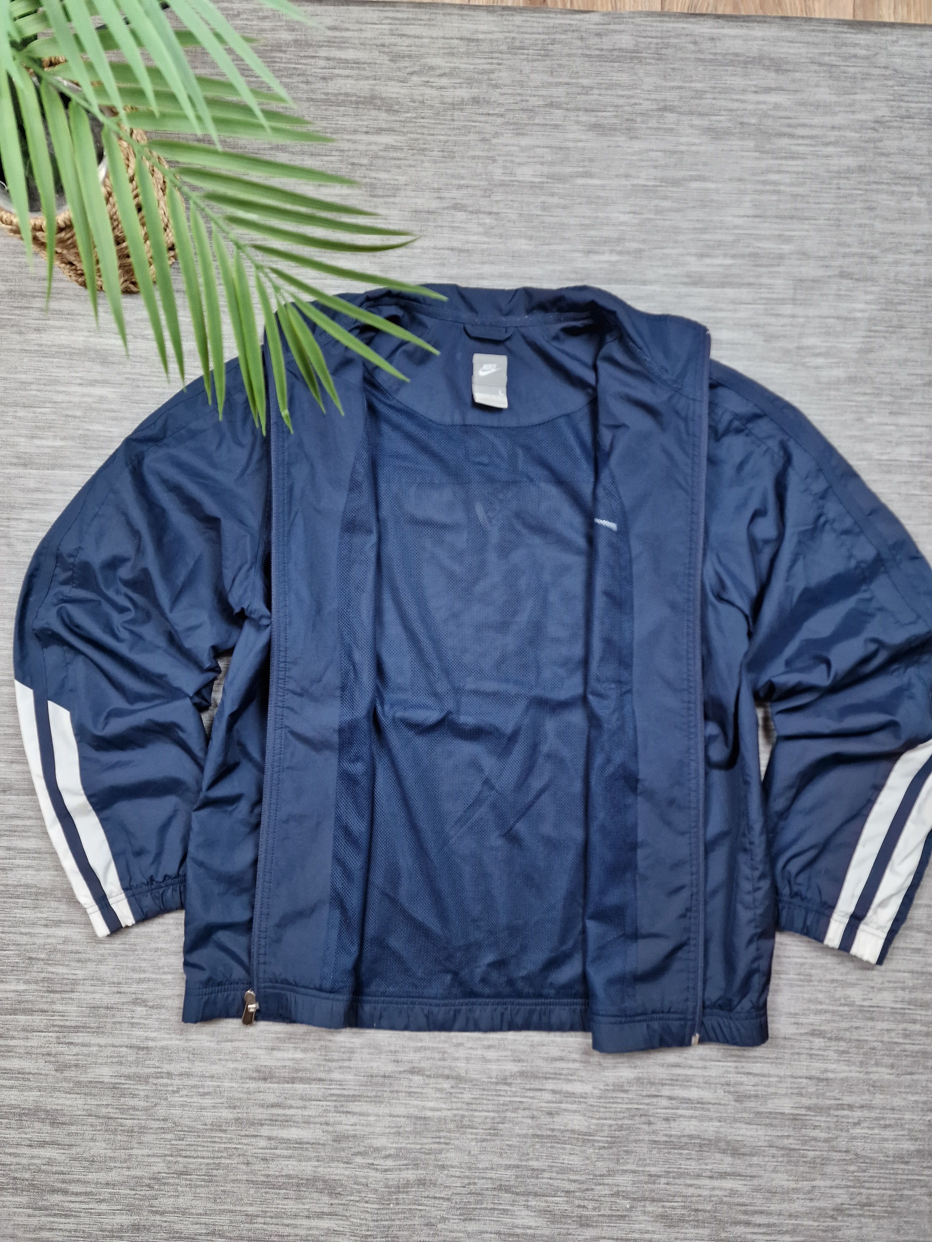 Nike Vintage Nike Windbreaker Y2K 90’s Size US L / EU 52-54 / 3 - 5 Thumbnail