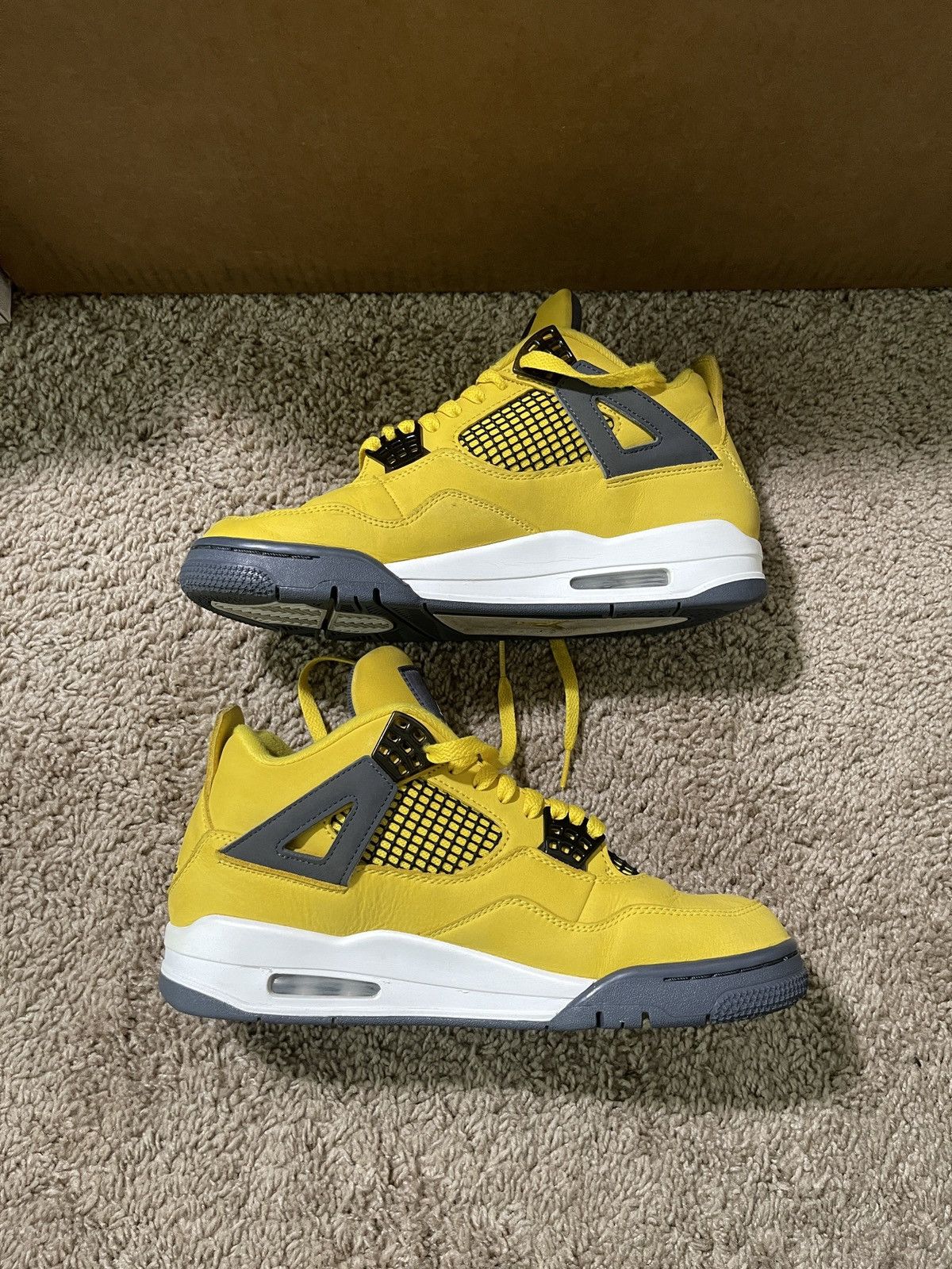 Jordan Brand Jordan 4 Retro Lightning 2021 Release Size 8US Size US 8 / EU 41 - 2 Thumbnail