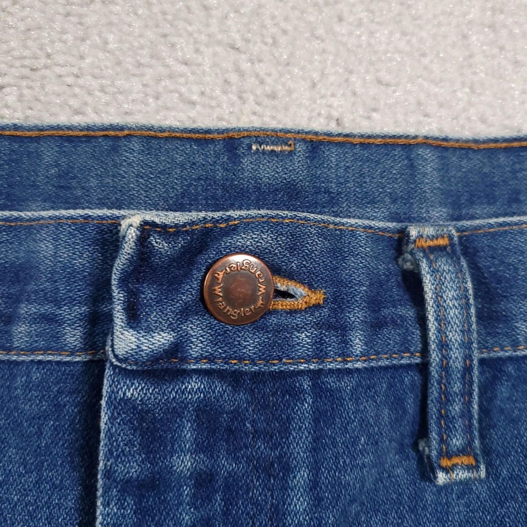Wrangler Wrangler Jeans Mens 46 Regular Denim 945DEN Straight USA Made Blue 5-Pocket Zip Fly Cowboy Regular Fit Size US 30 / EU 46 - 5 Thumbnail