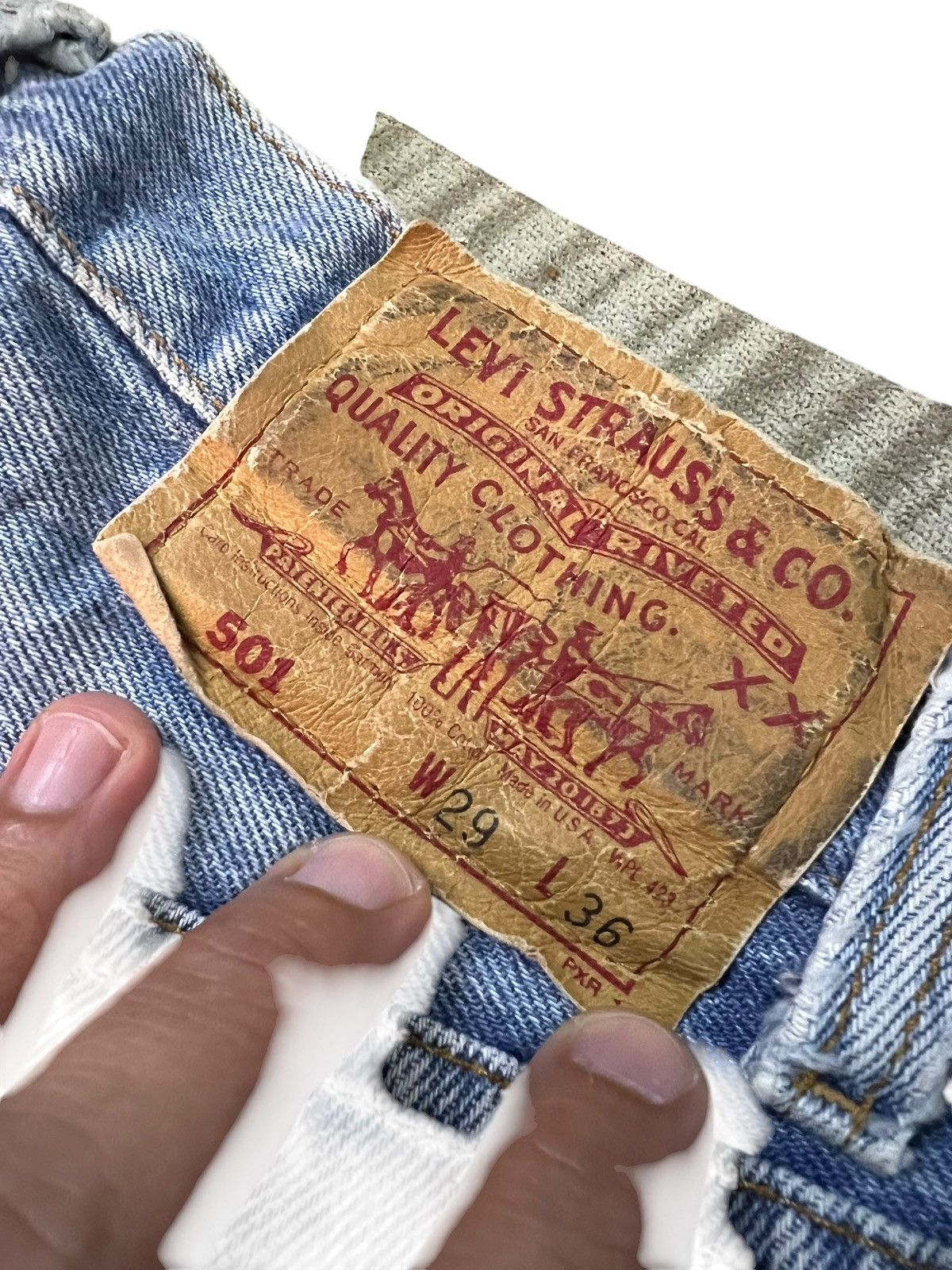 Levi's Vintage Levis 501 Distressed Faded Dirty Jean Size US 28 / EU 44 - 18 Thumbnail