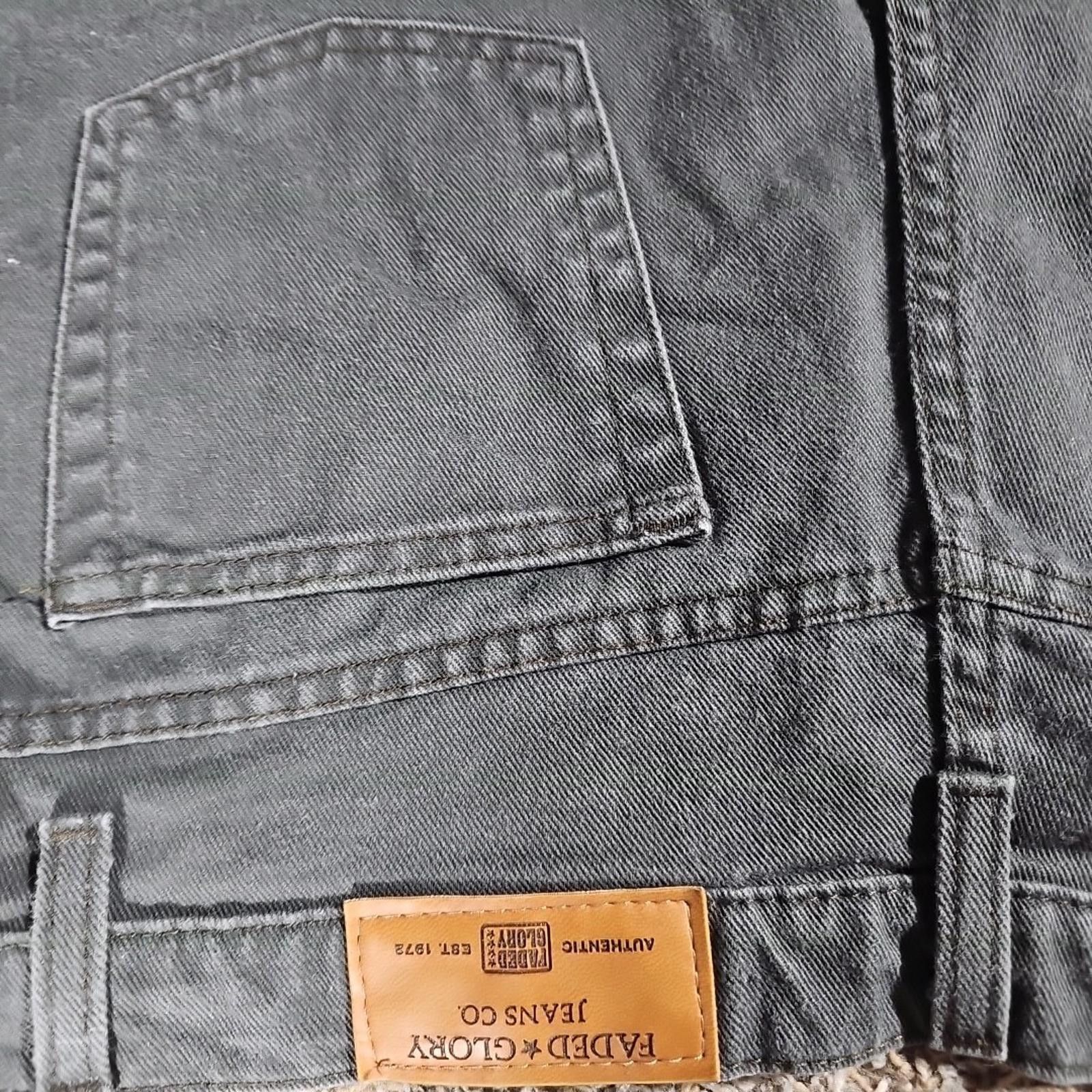 Faded Glory Faded Glory Relaxed Fit Sz 12 Green Gray Shorts Size US 32 / EU 48 - 6 Thumbnail