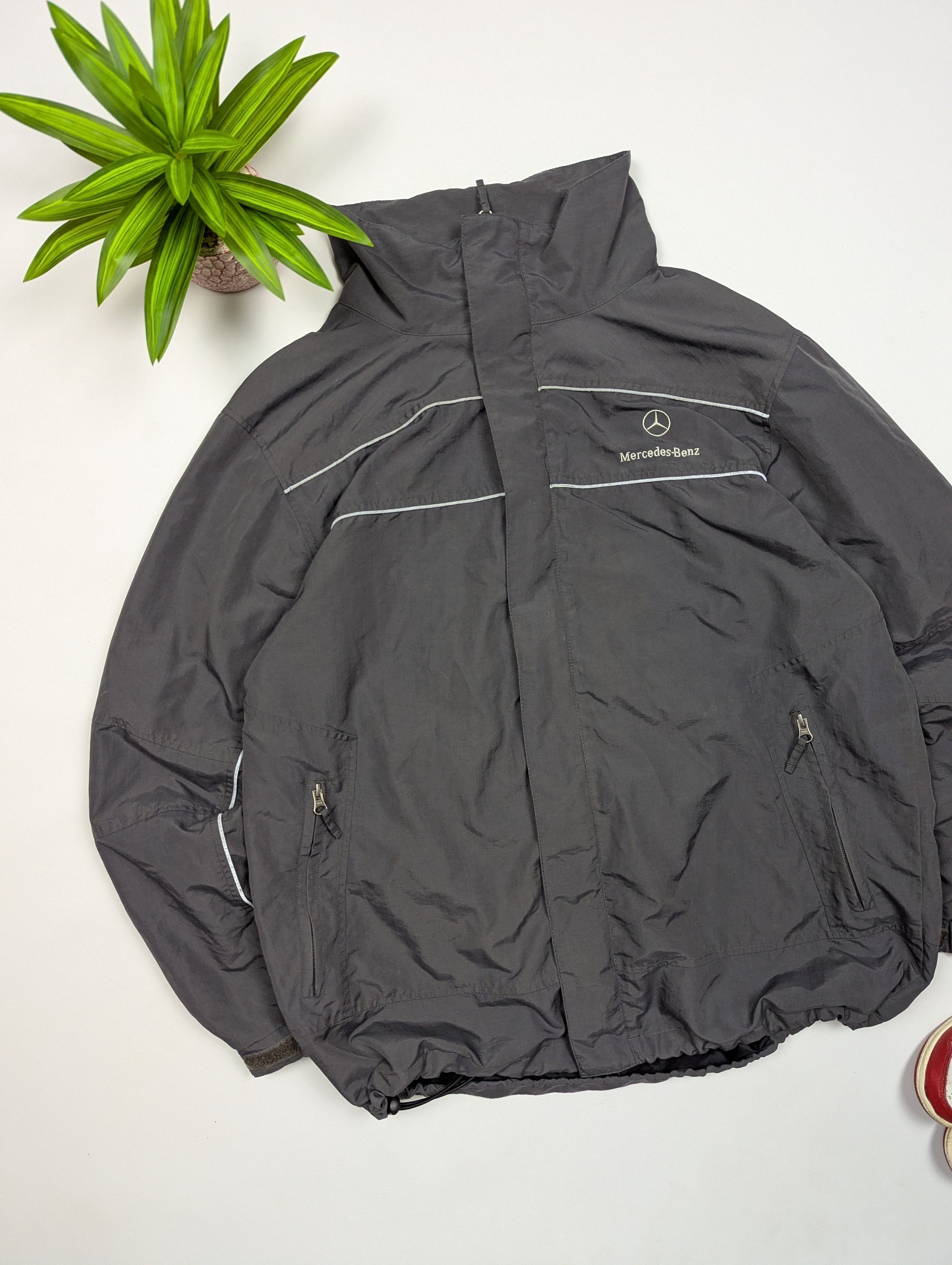 Mercedes-Benz Mercedes-Benz Vintage Reflective Jacket XL/XXL Gray Size US XL / EU 56 / 4 - 2 Thumbnail