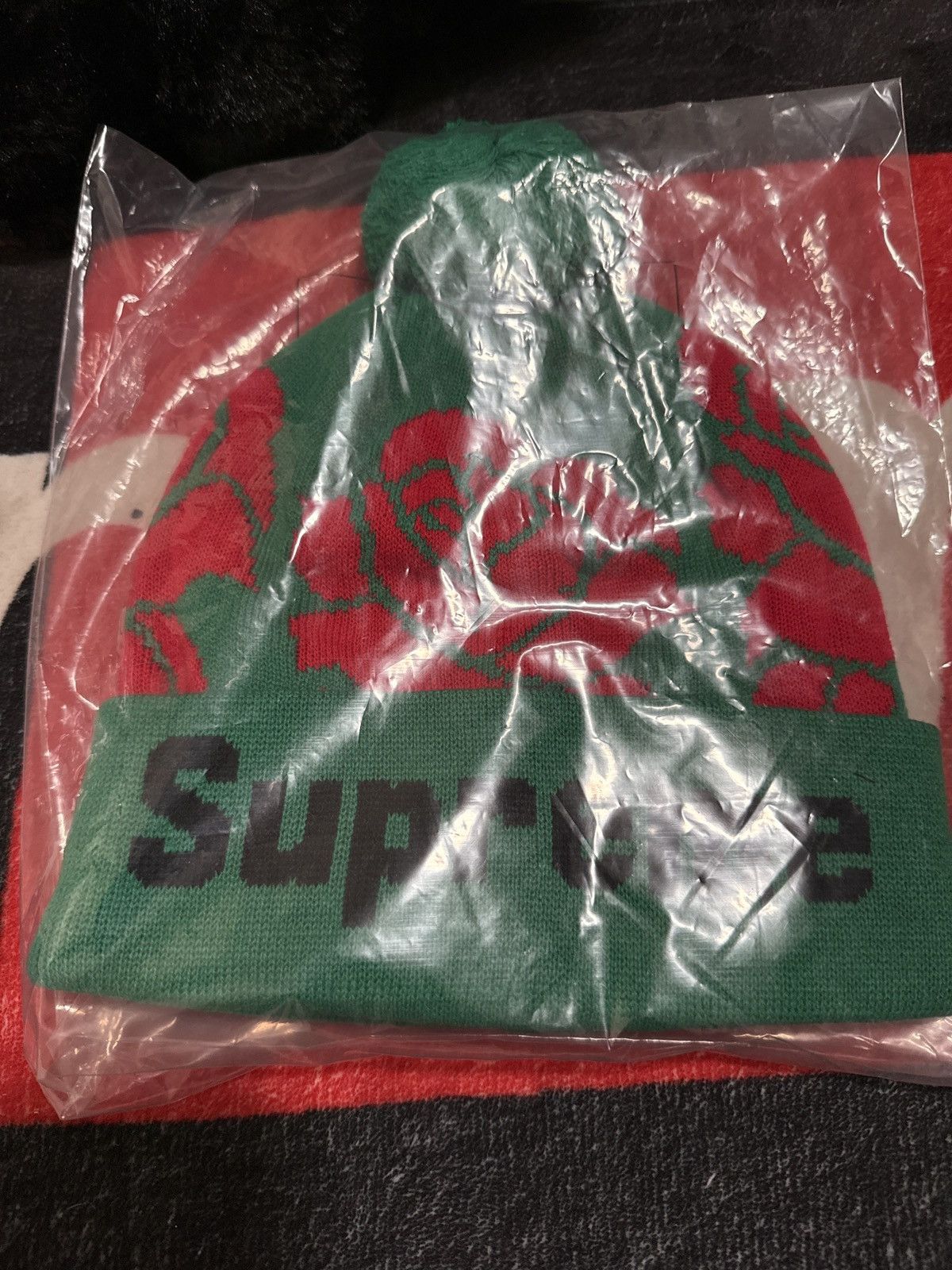 Supreme Supreme Rose Beanie Size ONE SIZE - 1 Thumbnail