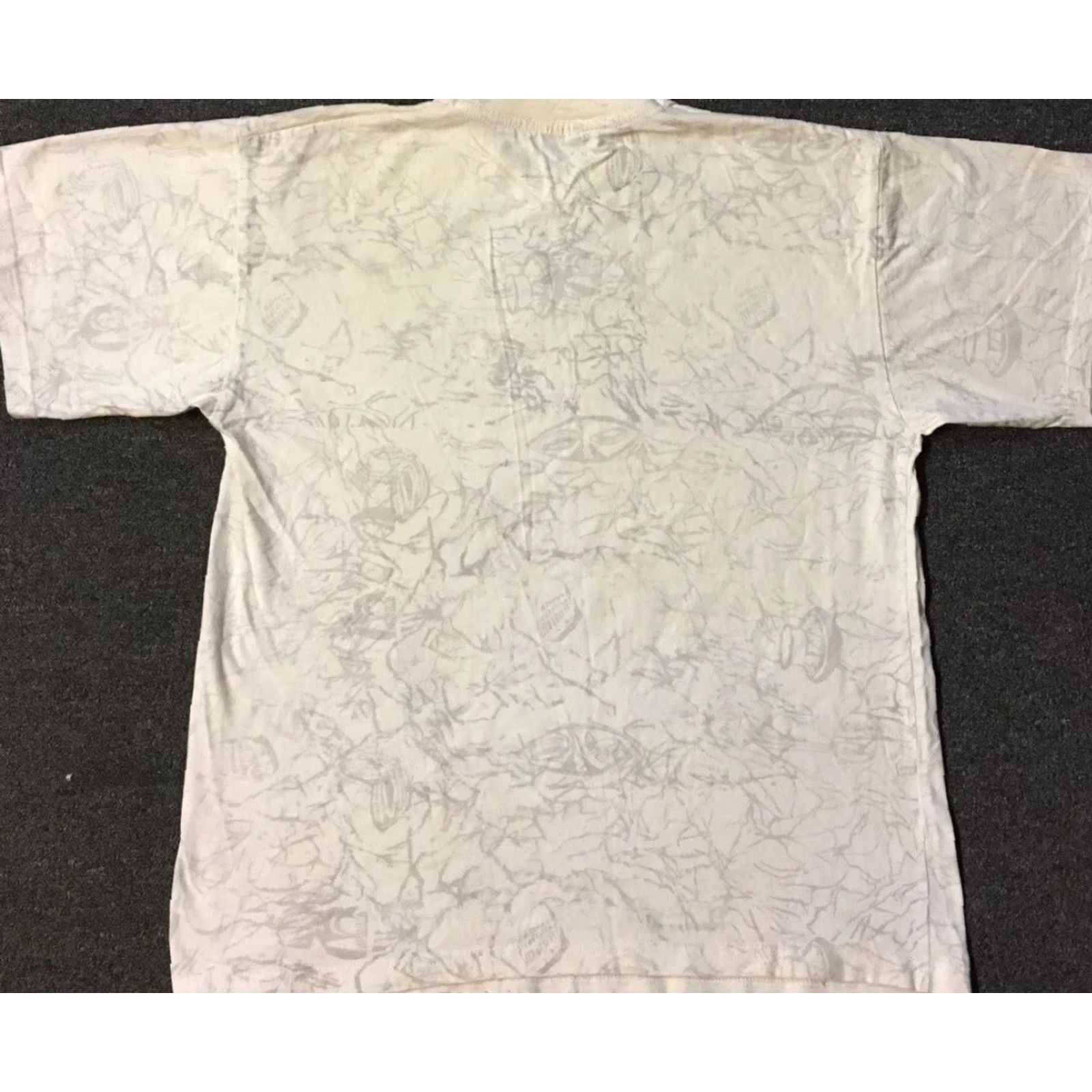 Vintage VINTAGE 90s Tanzania Learn Swahili Faded All Over Print Shirt S Men White 80s 90s Grunge Animals Africa Safari Graphic Tee Size US S / EU 44-46 / 1 - 2 Thumbnail