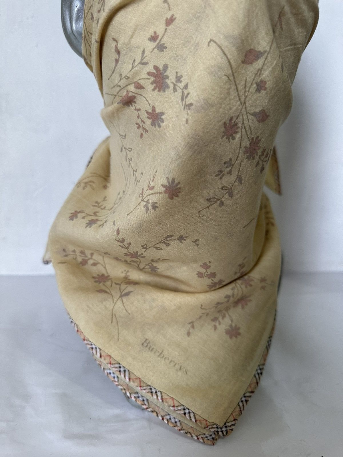 Burberry × Vintage Vintage Burberry Handkerchief/ Neckerchief/ Bandana Size ONE SIZE - 6 Thumbnail
