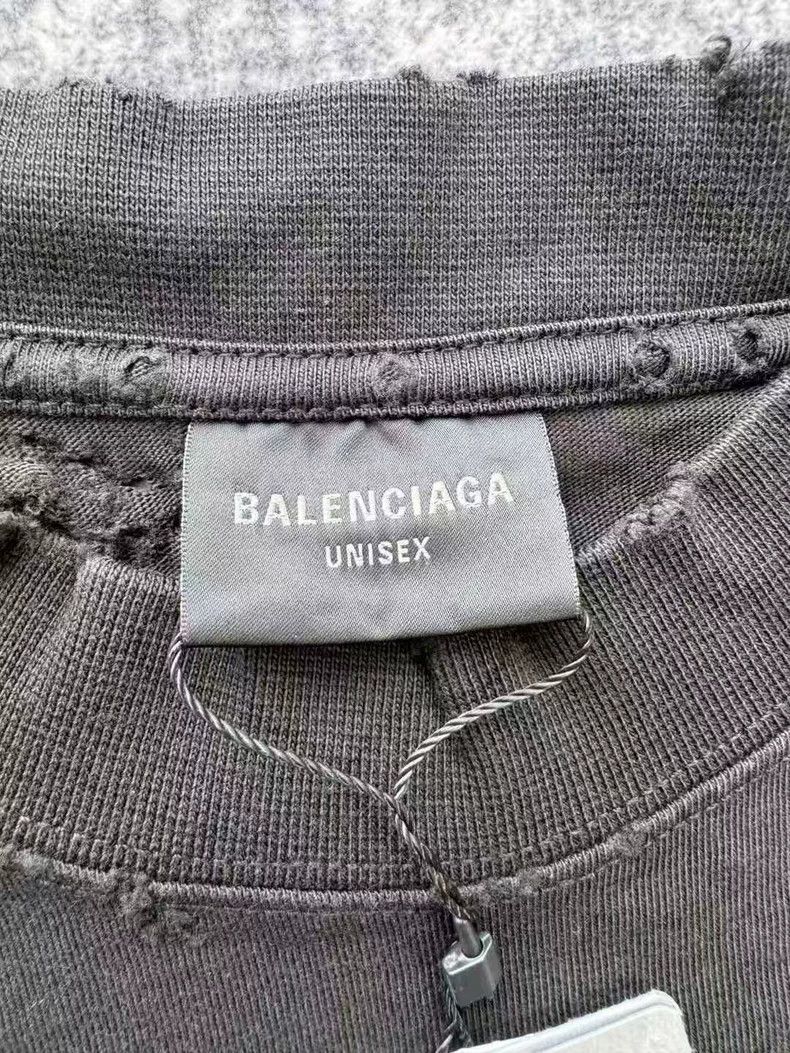 Balenciaga Balenciaga Sanskrit logo on the back destroys short sleeve Size US M / EU 48-50 / 2 - 3 Thumbnail