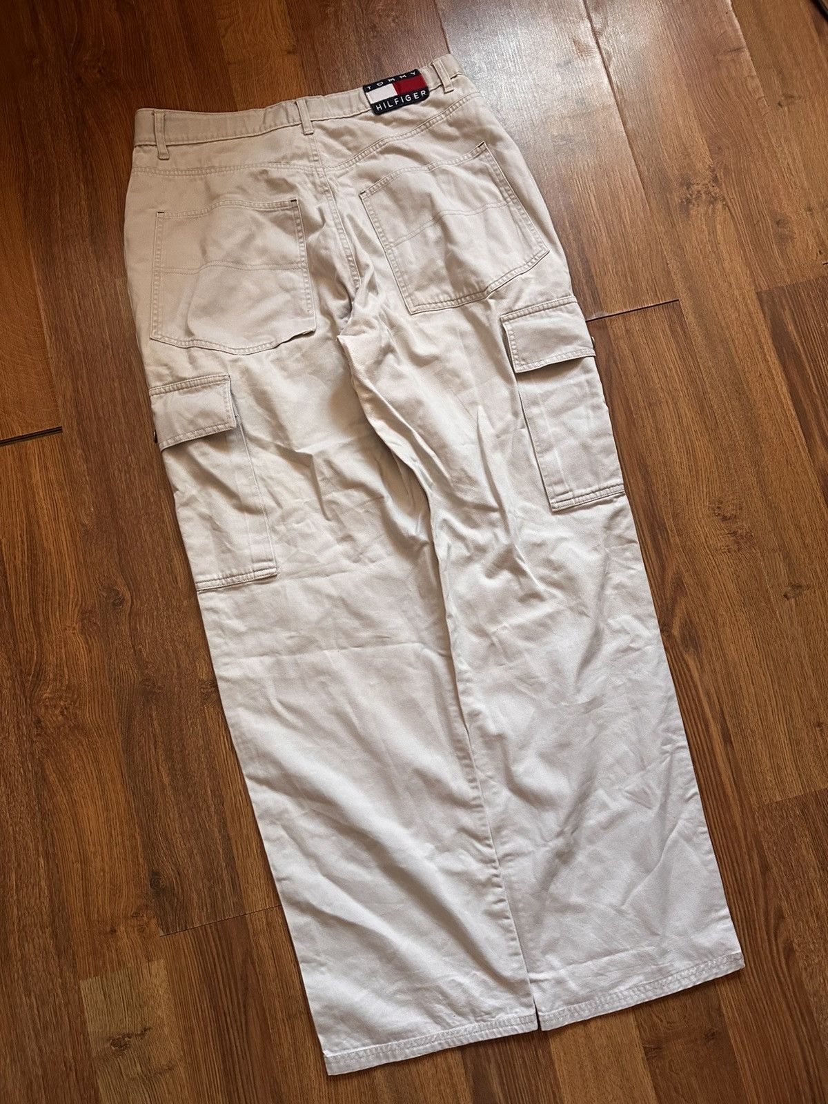 Tommy Hilfiger Vintage Tommy Hilfiger Cargo Pants Size 33/34 Beige/Sand Y2K Size US 34 / EU 50 - 2 Thumbnail