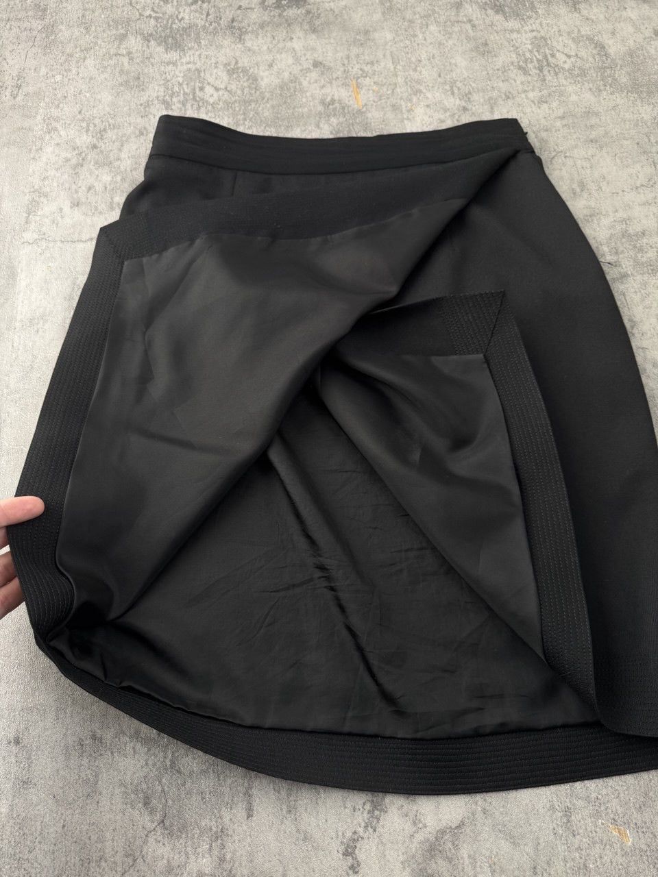 Versace 1980s Gianni Versace Wool Wrap Pencil Skirt Vintage Rare Size 26" / US 2 / IT 38 - 5 Thumbnail
