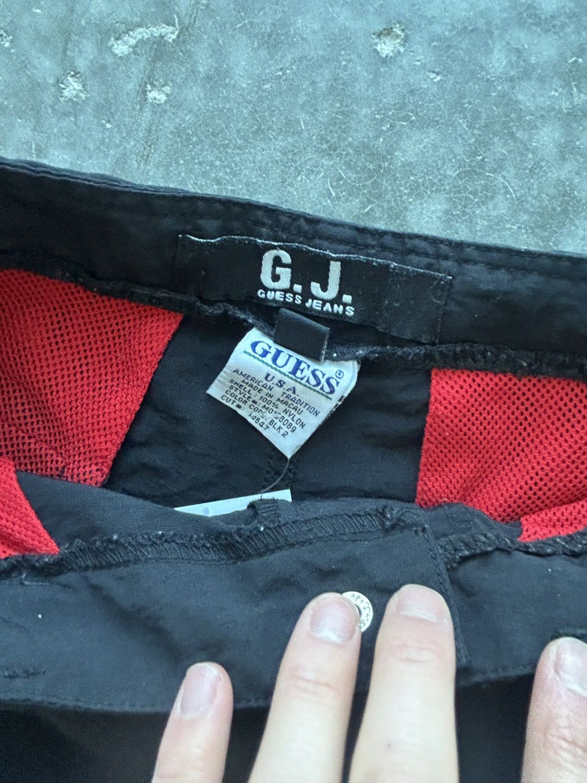 Guess Vintage 90s Guess Nylon Track Pants Baggy Fit Size US 32 / EU 48 - 4 Thumbnail