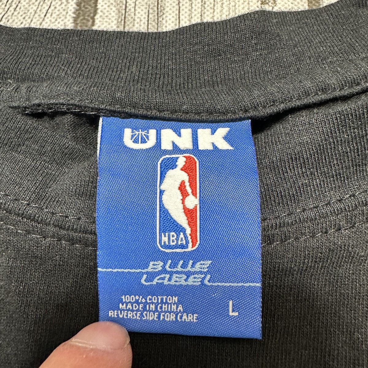NBA New York Knicks long sleeve tee Size US L / EU 52-54 / 3 - 4 Thumbnail