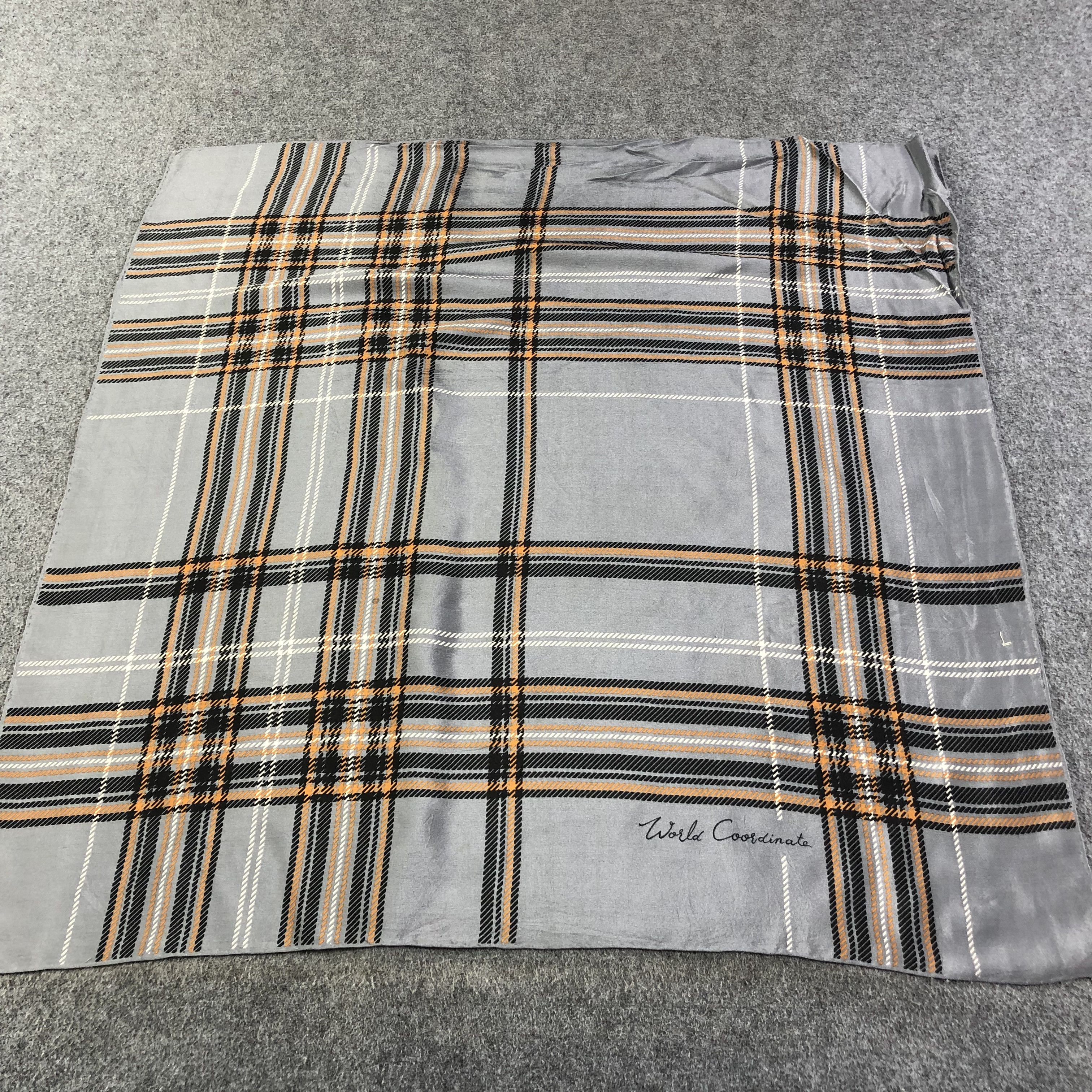Vintage Vintage World Coordinate Hand Rolled Silk Scarf M536 Size ONE SIZE - 1 Thumbnail
