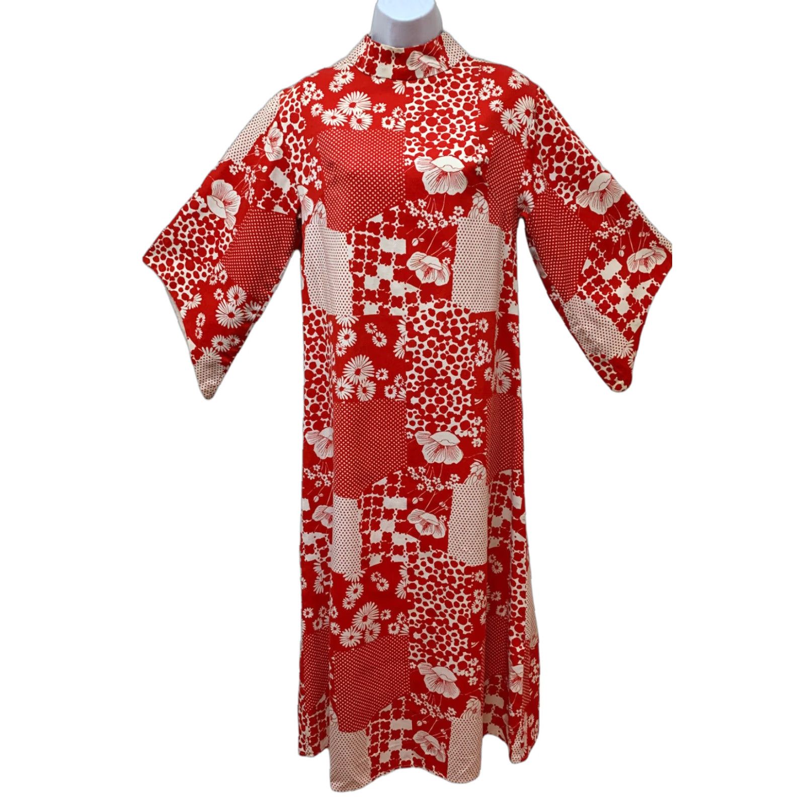 Vintage VINTAGE 1960s Caftan Dress Patchwork Floral Kimono Sleeve Zipper Metal Red M Womens/Adult Medium Size M / US 6-8 / IT 42-44 - 1 Thumbnail