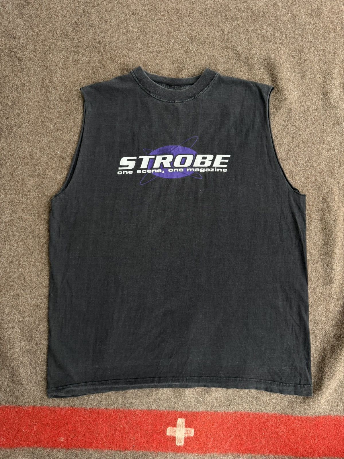 Other Strobe Magazine Sleeveless T-Shirt Size US XL / EU 56 / 4 - 1 Thumbnail