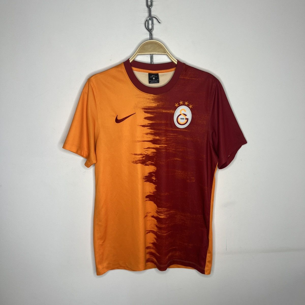 Nike GALATASARAY HOME FOOTBALL SHIRT SOCCER JERSEY NIKE Size US M / EU 48-50 / 2 - 1 Thumbnail