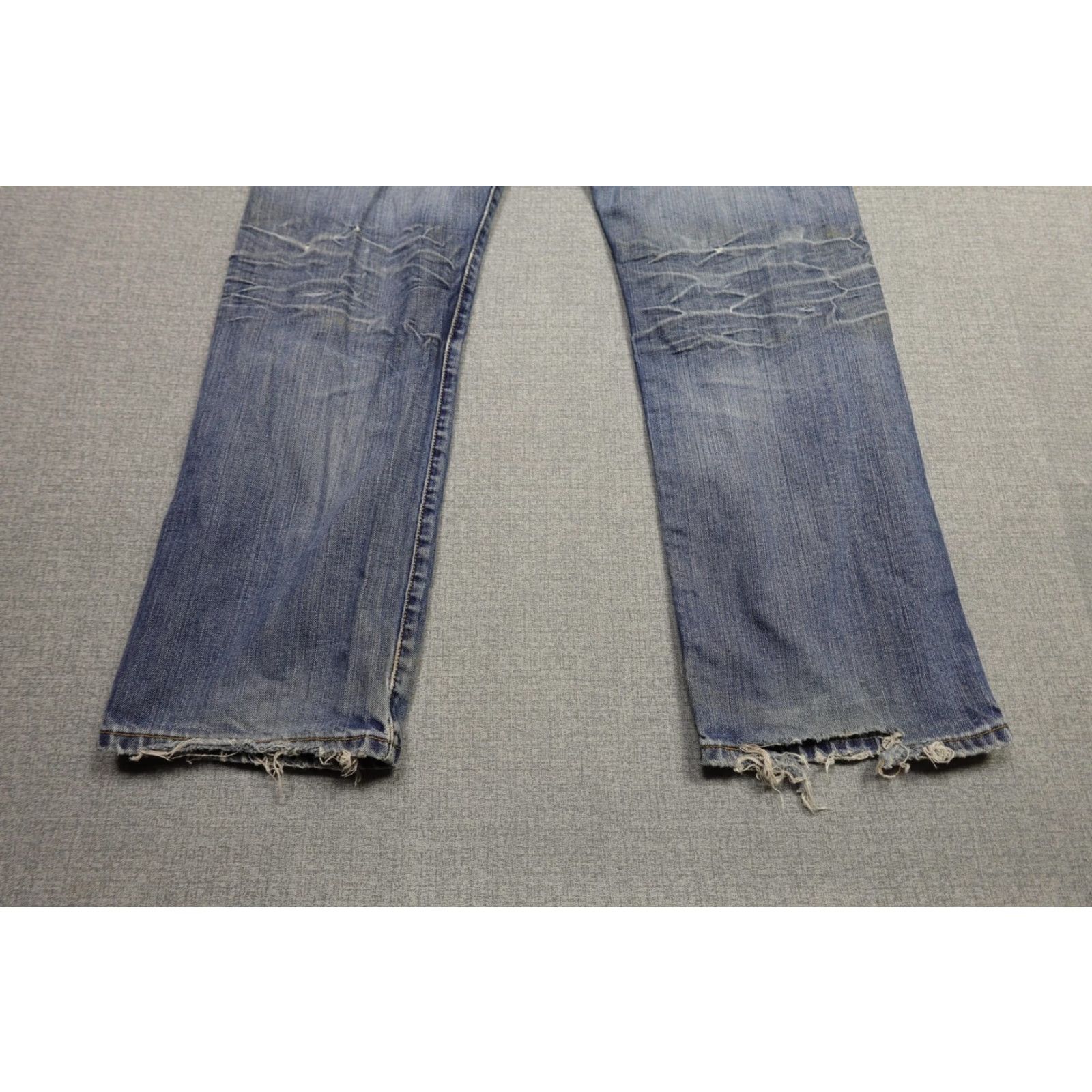 Levi's Levi's 501 Jeans Straight Button Fly Light Wash Denim 36 Mens Blue Distressed 5-Pocket Modern Regular Rise Size US 36 / EU 52 - 5 Thumbnail