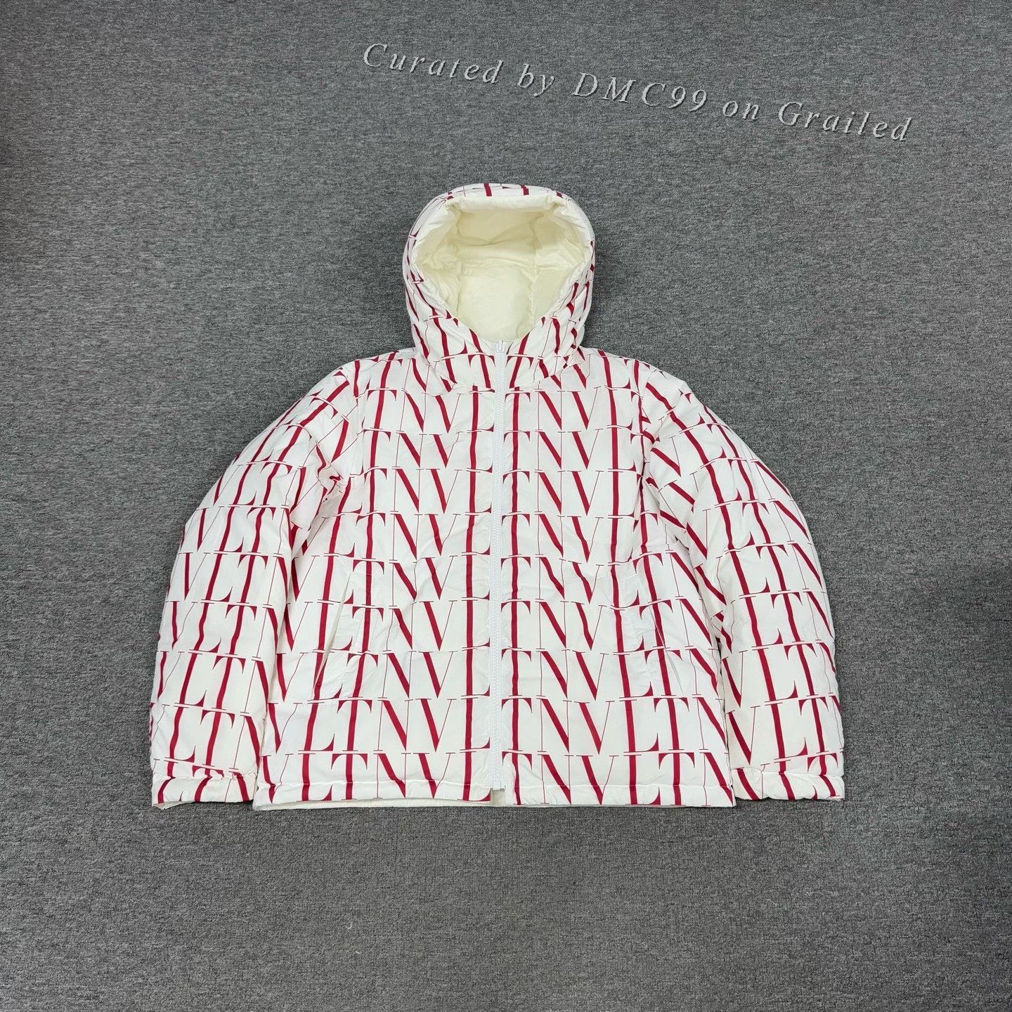 Valentino Valentino Red Letter Print Reversible Hooded Down Jacket Size US L / EU 52-54 / 3 - 1 Thumbnail