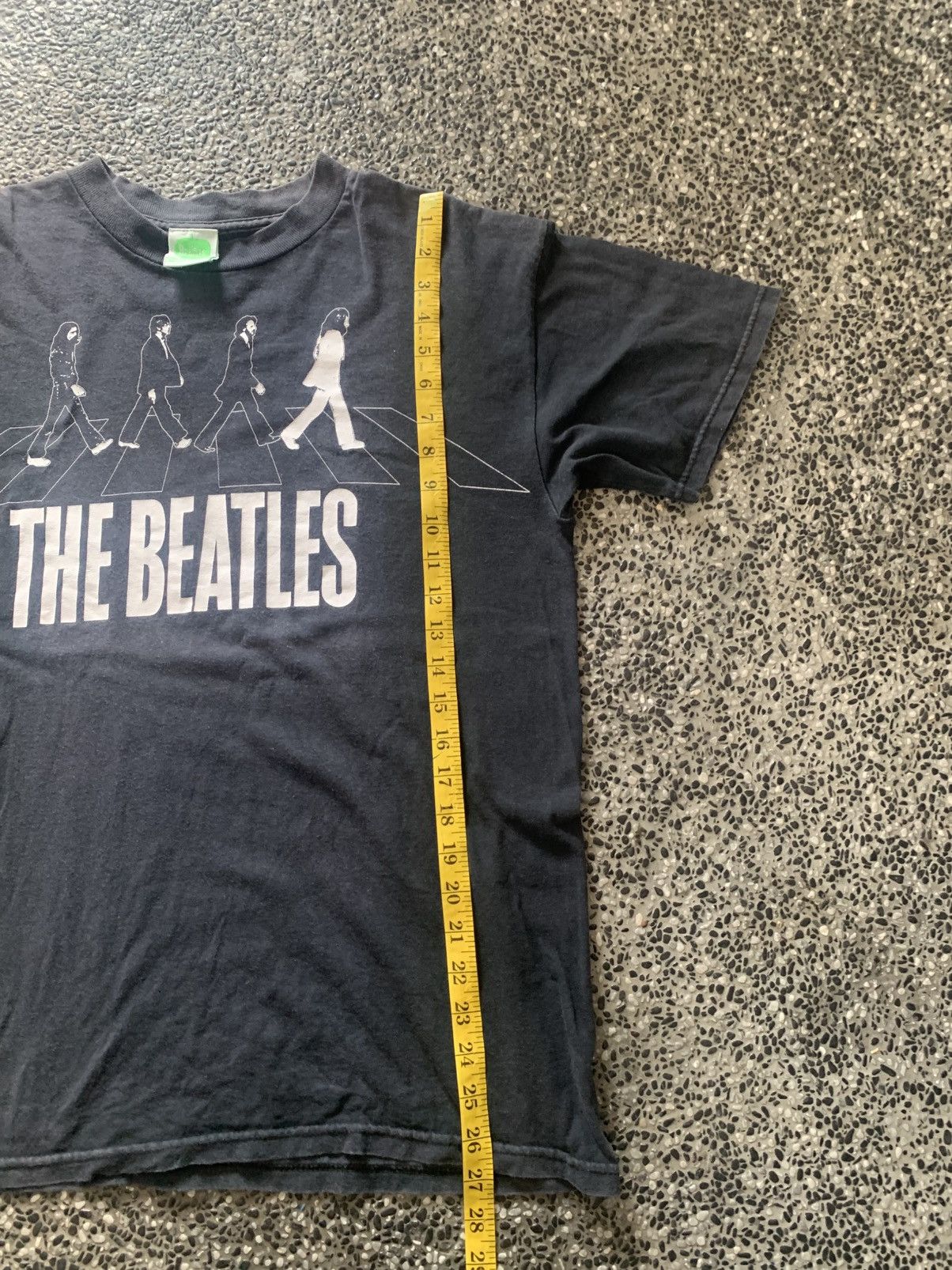 Band Tees Vintage 2005 The Beatles English Rock Band T shirt Size US M / EU 48-50 / 2 - 8 Thumbnail