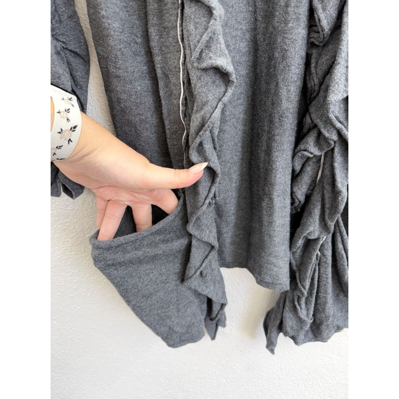 Vintage INC International Concepts Womens Sweater XL Gray Long Sleeve Ruffled Cardigan Warm Knit Size XL / US 12-14 / IT 48-50 - 4 Thumbnail