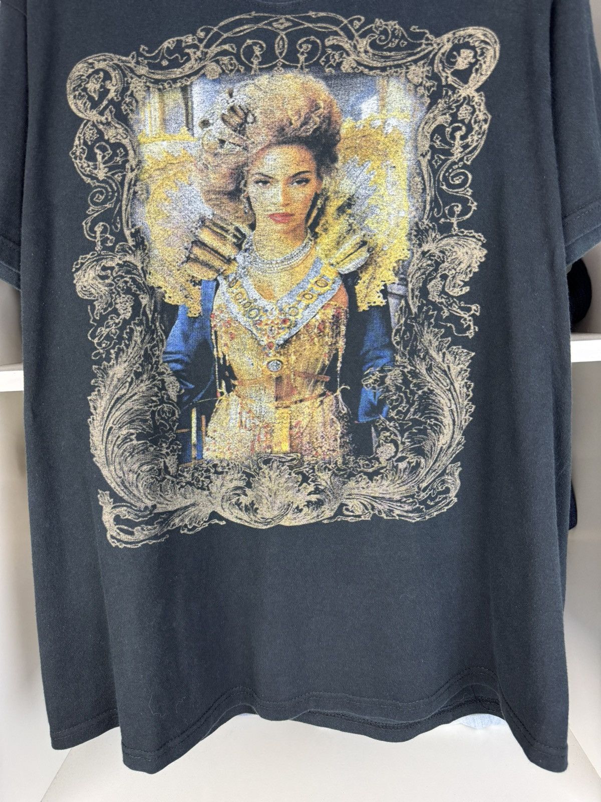 Beyonce Vintage Beyonce The Mrs. Carter Show T-shirt Size US L / EU 52-54 / 3 - 13 Thumbnail