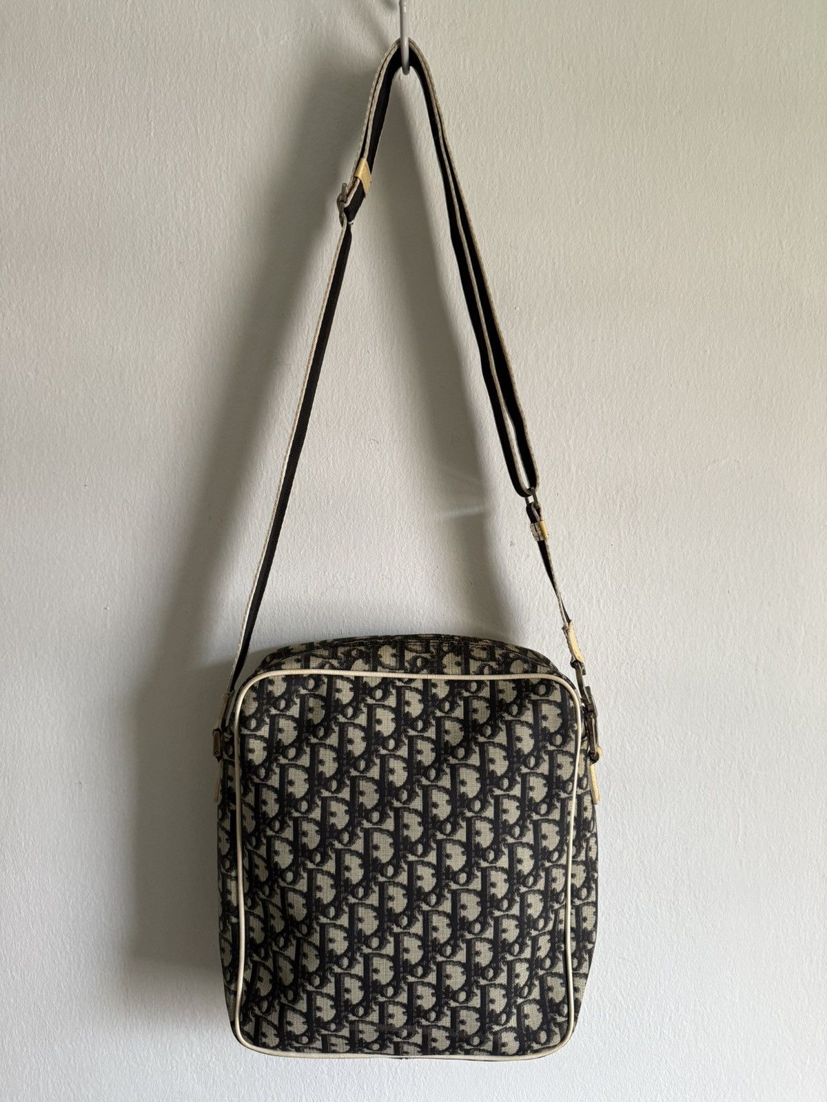 Dior Authentic Vintage Christian Dior Monogram sling bag Size ONE SIZE - 7 Thumbnail