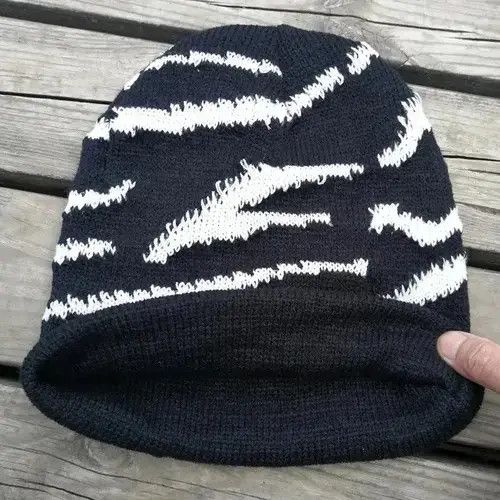 Japanese Brand Winter Hat Zebra Pattern Knitted Beanie Size ONE SIZE - 2 Thumbnail