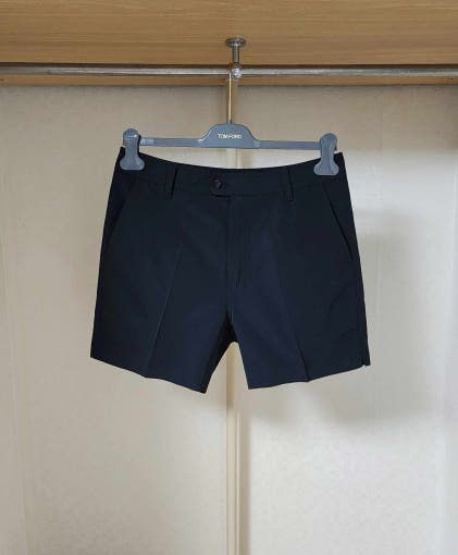 Tom Ford o1sm1stk0725 Technical Feuille Short in Black Size US 32 / EU 48 - 1 Thumbnail