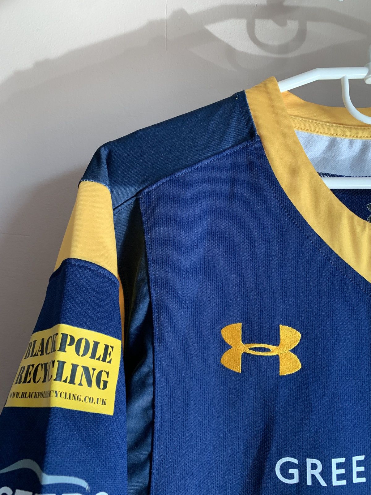 Under Armour Worcester Warriors Rugby Union Shirt Under Armour Jersey Size US M / EU 48-50 / 2 - 4 Thumbnail