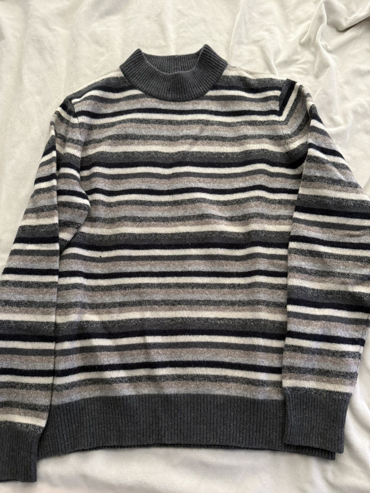 JW Anderson × Uniqlo JW Anderson Uniqlo sweatshirt Size US M / EU 48-50 / 2 - 2 Thumbnail