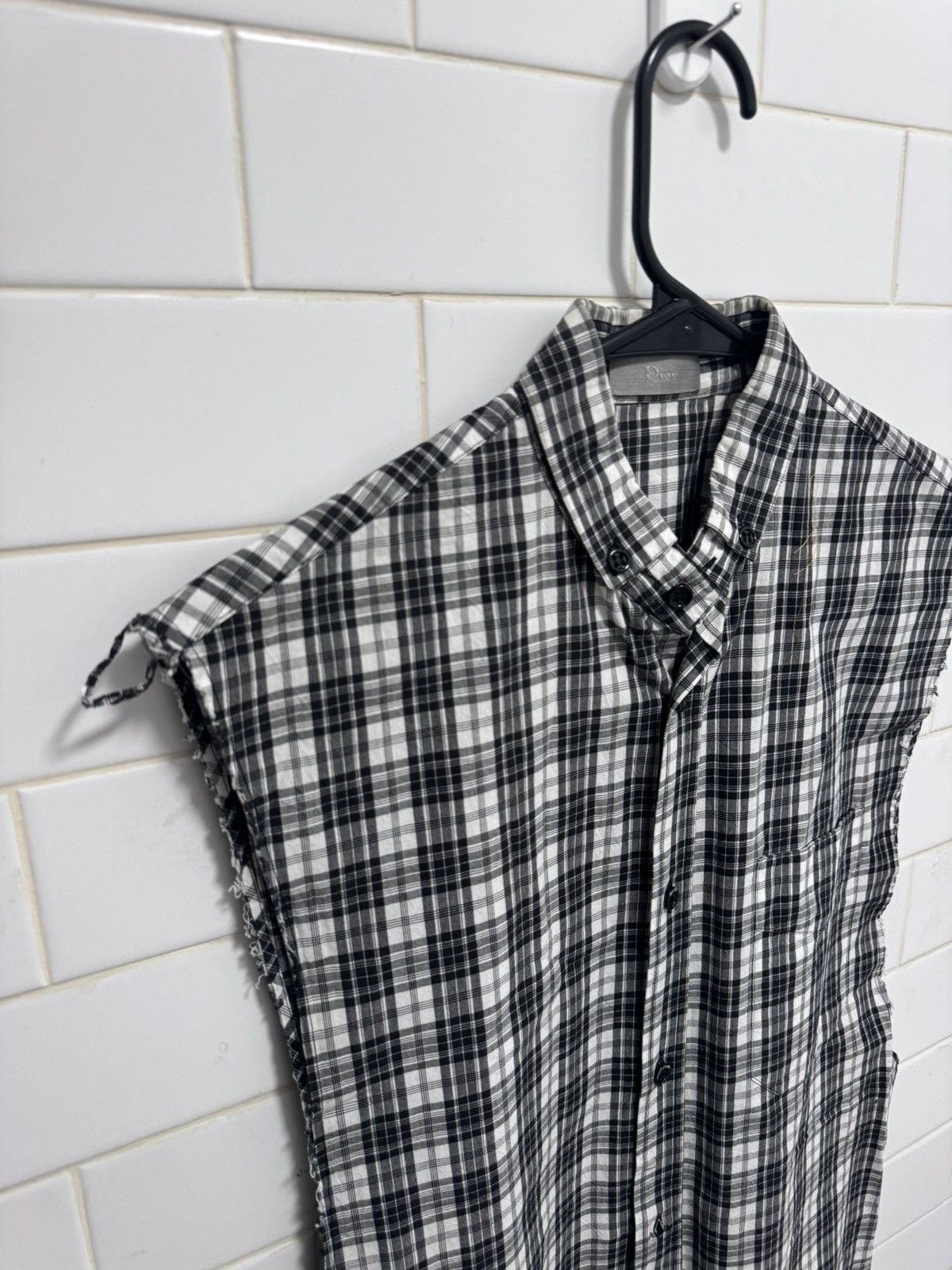 Dior × Hedi Slimane Dior Homme hedi slimane sleeveless button shirt Size US S / EU 44-46 / 1 - 2 Thumbnail