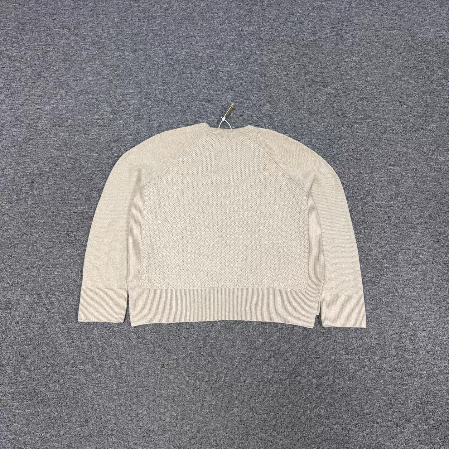 Loro Piana Loro Piana Beige Baby Cashmere Crew Knit Size 44 99 New Size M / US 6-8 / IT 42-44 - 2 Thumbnail