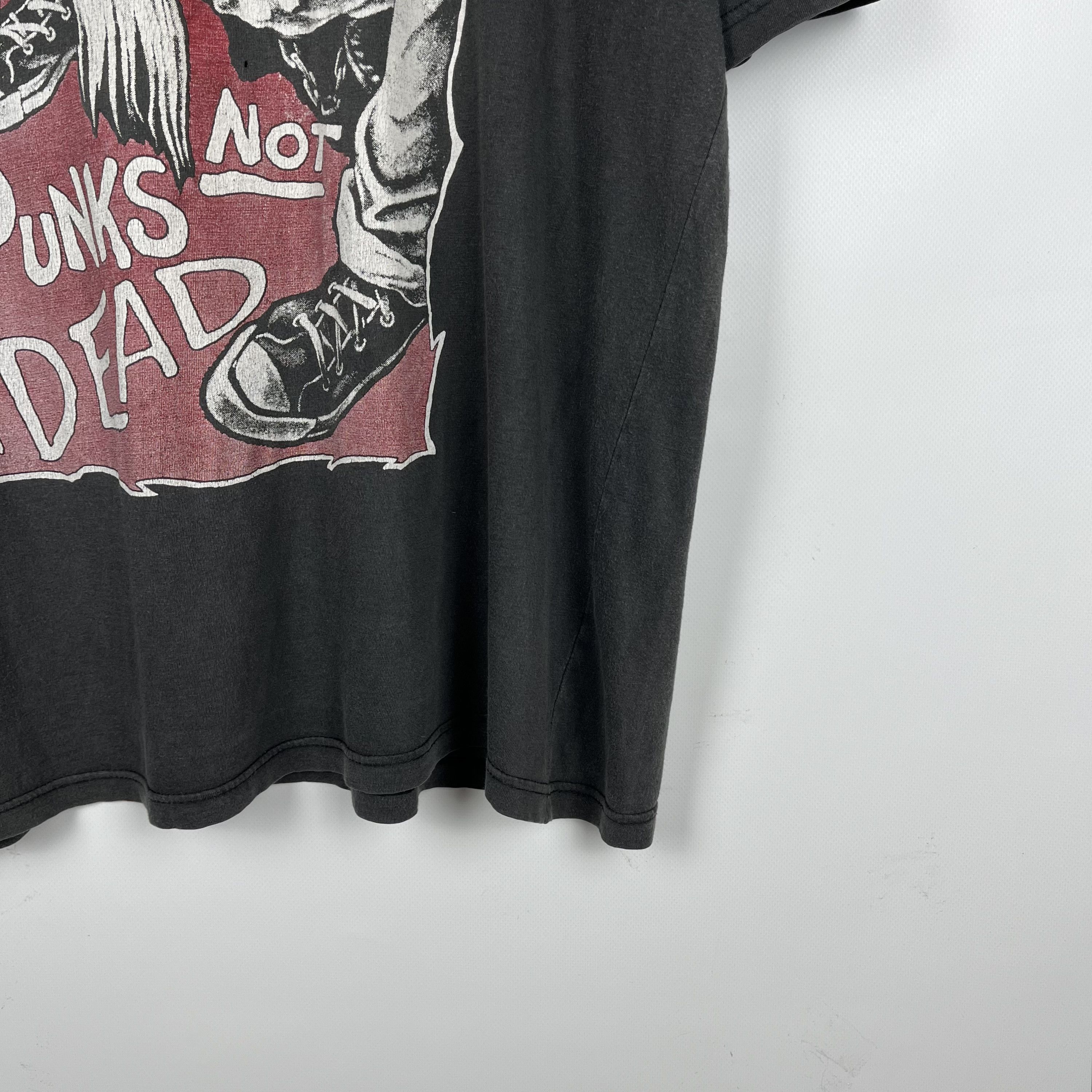 Vintage Vintage Punks Not Dead Graphic T Shirt 90’s Size US XL / EU 56 / 4 - 3 Thumbnail
