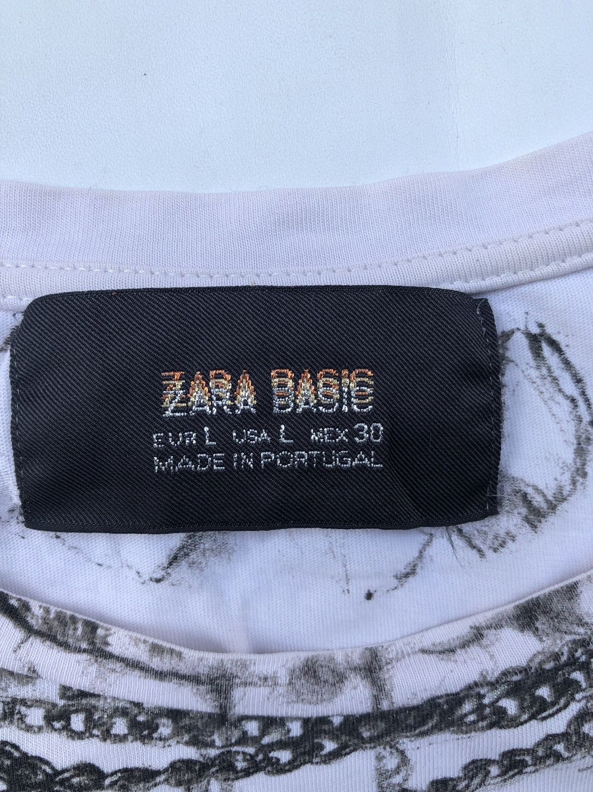 Japanese Brand Japanese Gothic Zara Nice Artwork Desain Rock Style Tee Size US L / EU 52-54 / 3 - 6 Thumbnail