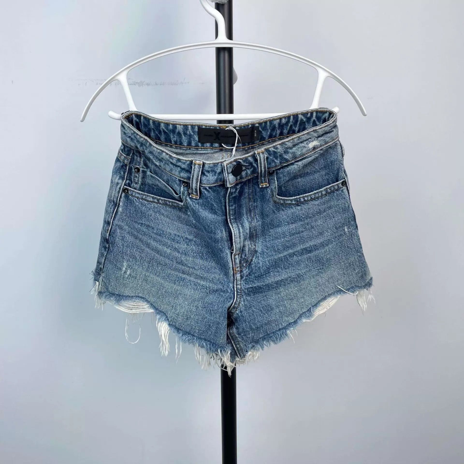 Alexander Wang Alexander Wang denim shorts size S blue 98 new Size 24" / US 00 / IT 34 - 1 Thumbnail