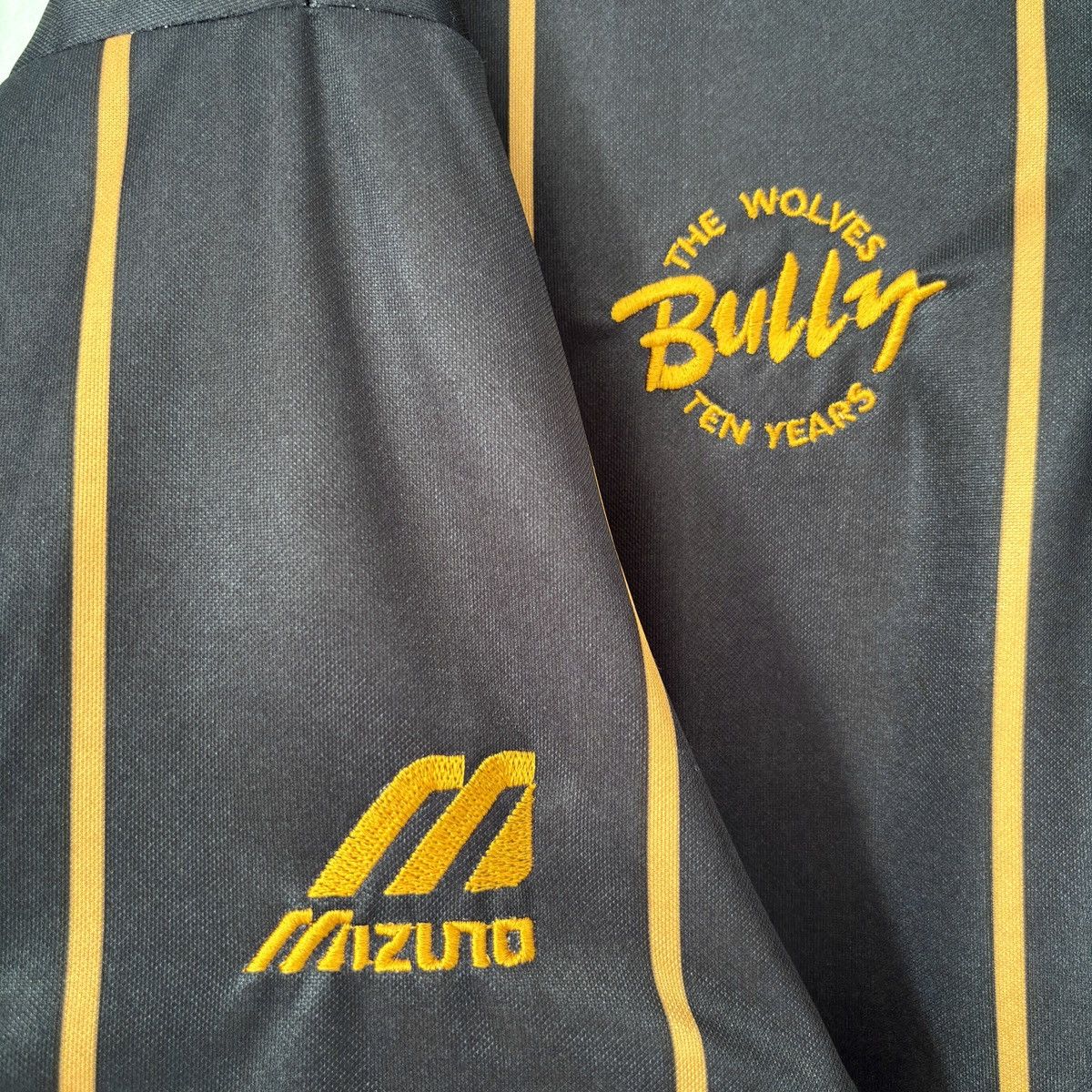 Mizuno × Vintage 1996 1997 Wolverhampton Wanderers Special Kit Bully Jersey Size US L / EU 52-54 / 3 - 4 Thumbnail