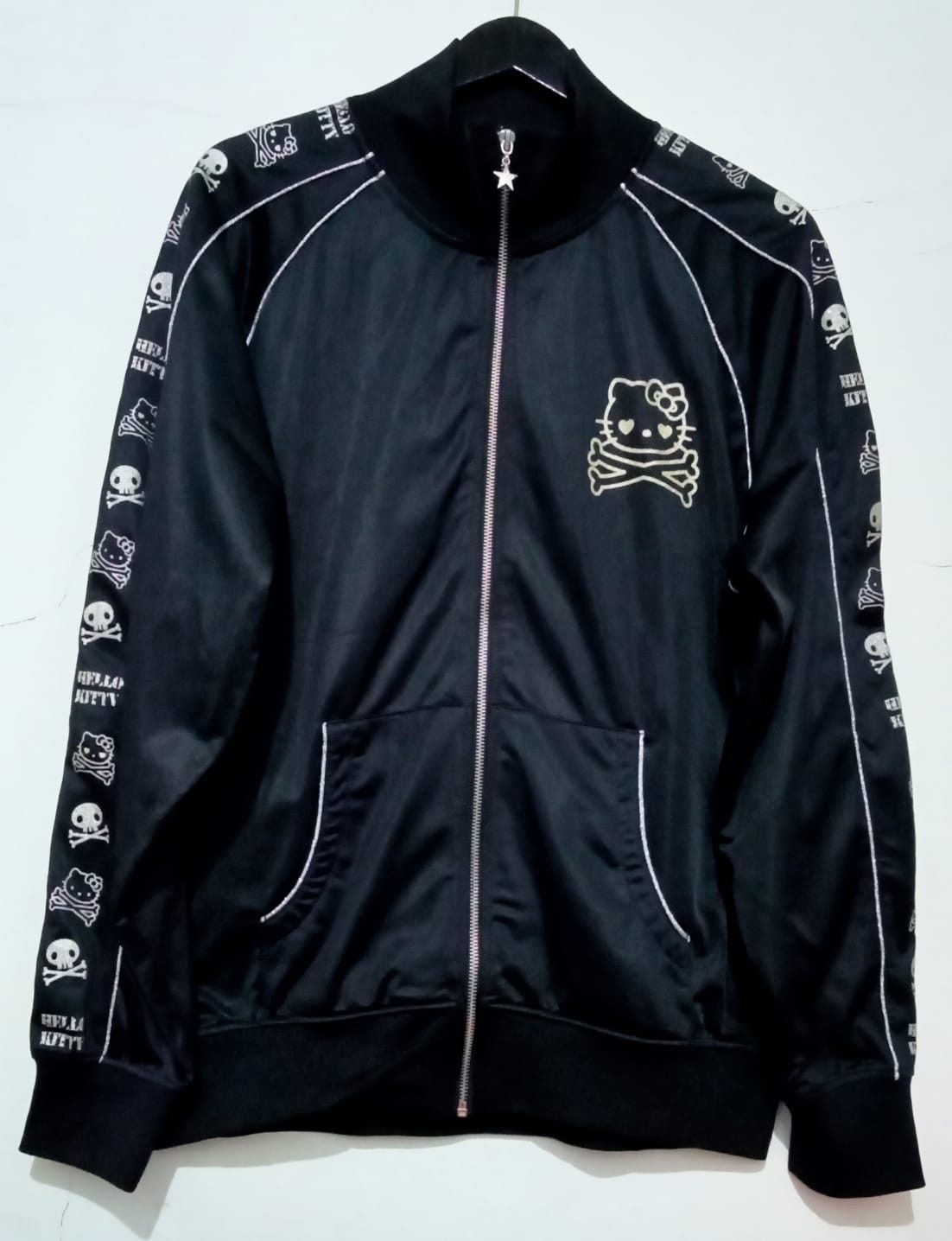 Japanese Brand HELLO KITTY SKULLS & BONES TRACK TOP Size US L / EU 52-54 / 3 - 1 Thumbnail