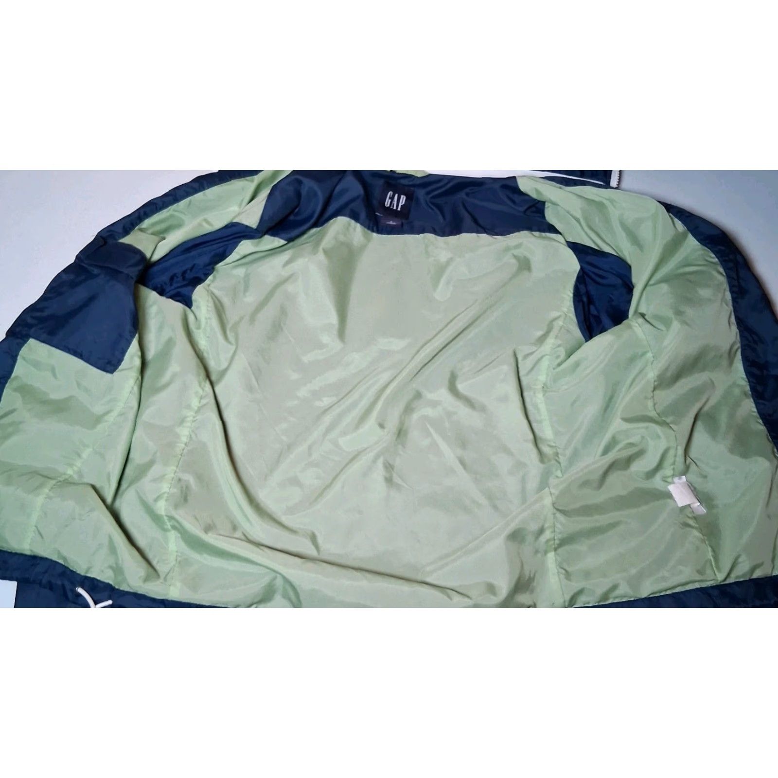 Gap VINTAGE Gap Windbreaker Jacket Men S Blue Short Full Zip Roll Away Hood Windbreaker Classic 90s Outdoor Pockets Casual Travel Size US S / EU 44-46 / 1 - 6 Thumbnail