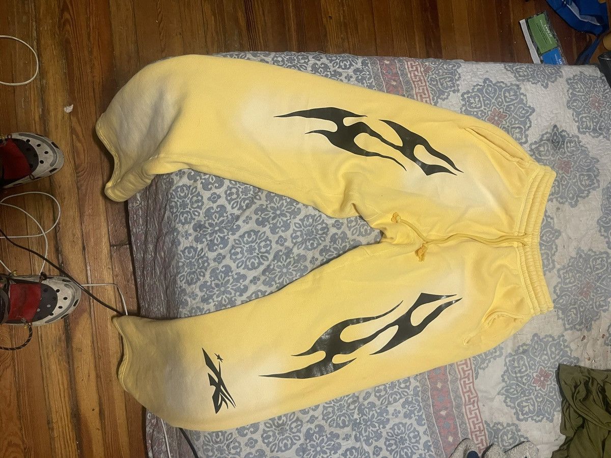 Image of Hellstar Sports Sweatpants in Yellow, Men's (Size 30)