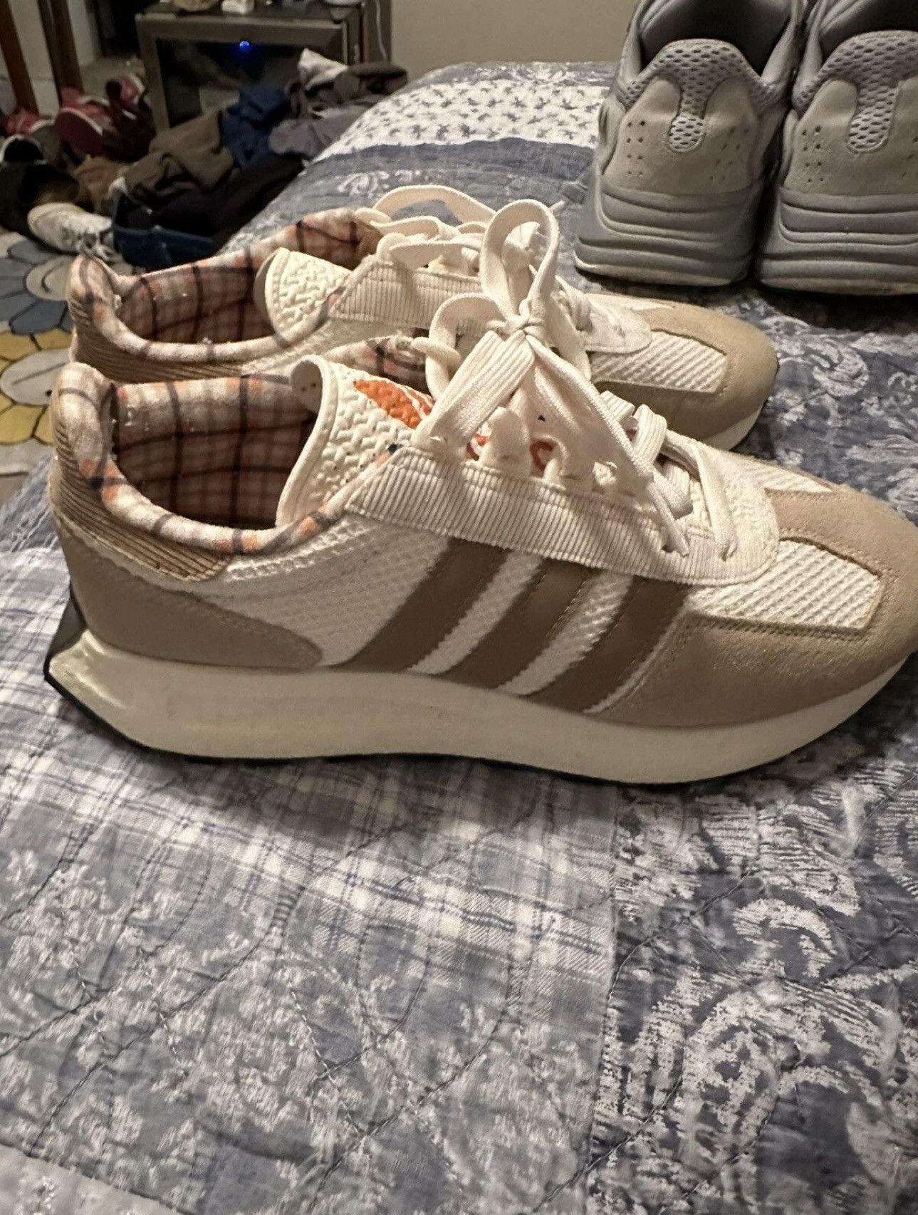 Adidas Adidas Trainers size 10. Cream/orange Size US 10 / EU 43 - 3 Thumbnail