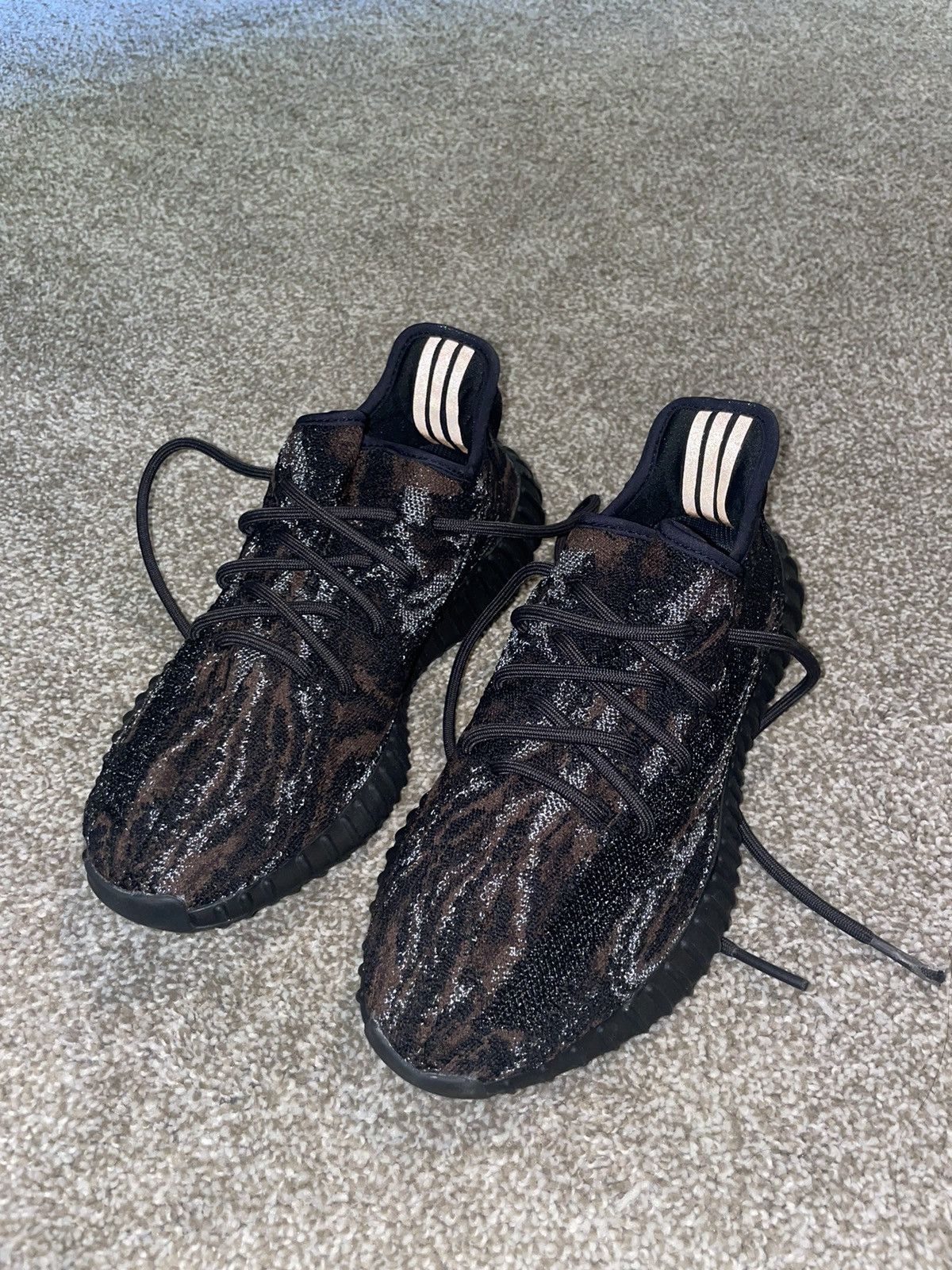 Adidas Adidas Yeezy 350 V2 MX rock running shoe Size US 6 / IT 36 - 7 Thumbnail
