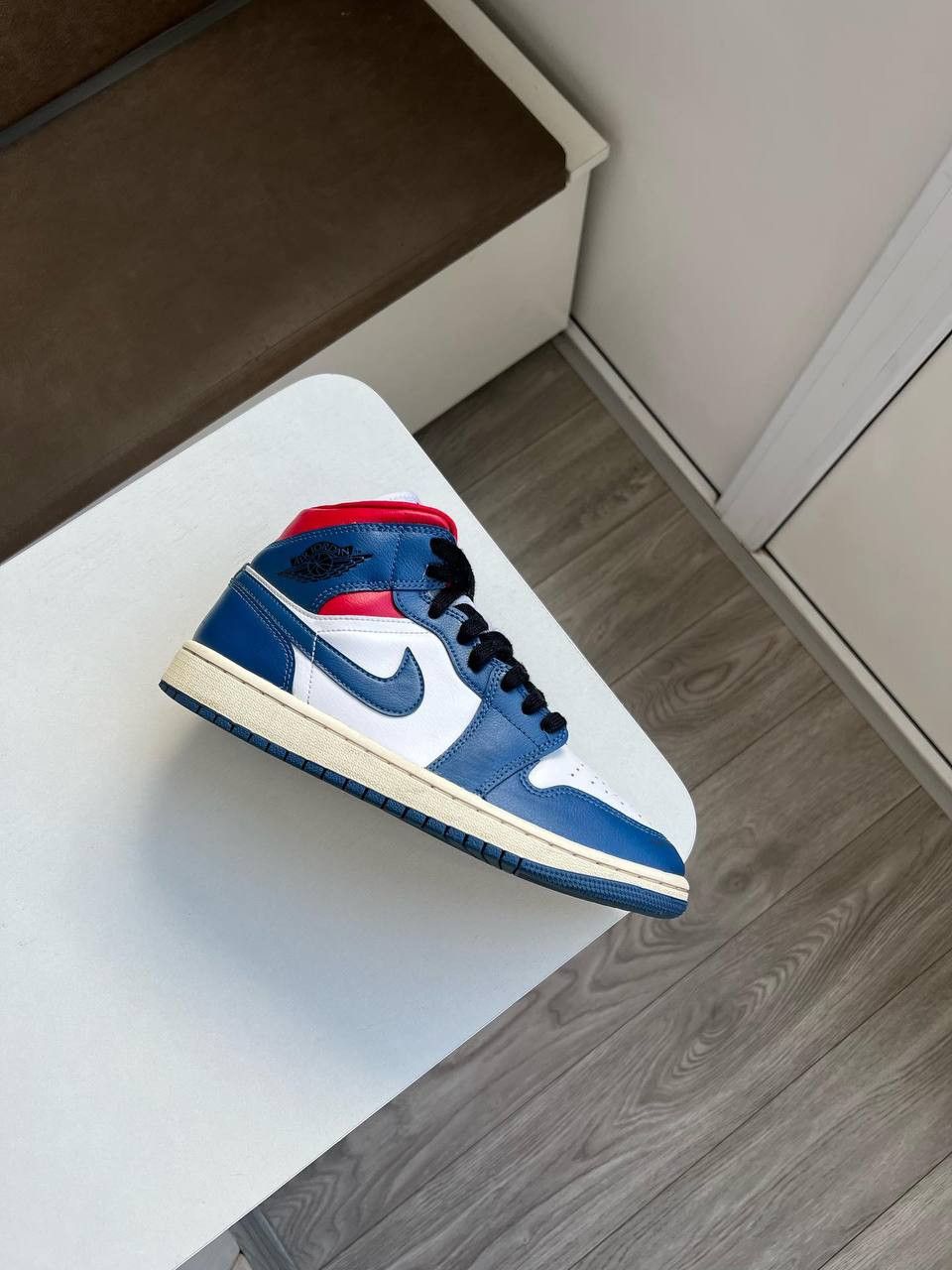 Nike Jordan 1 Mid BQ6472-146 Size US 7 / EU 40 - 6 Thumbnail