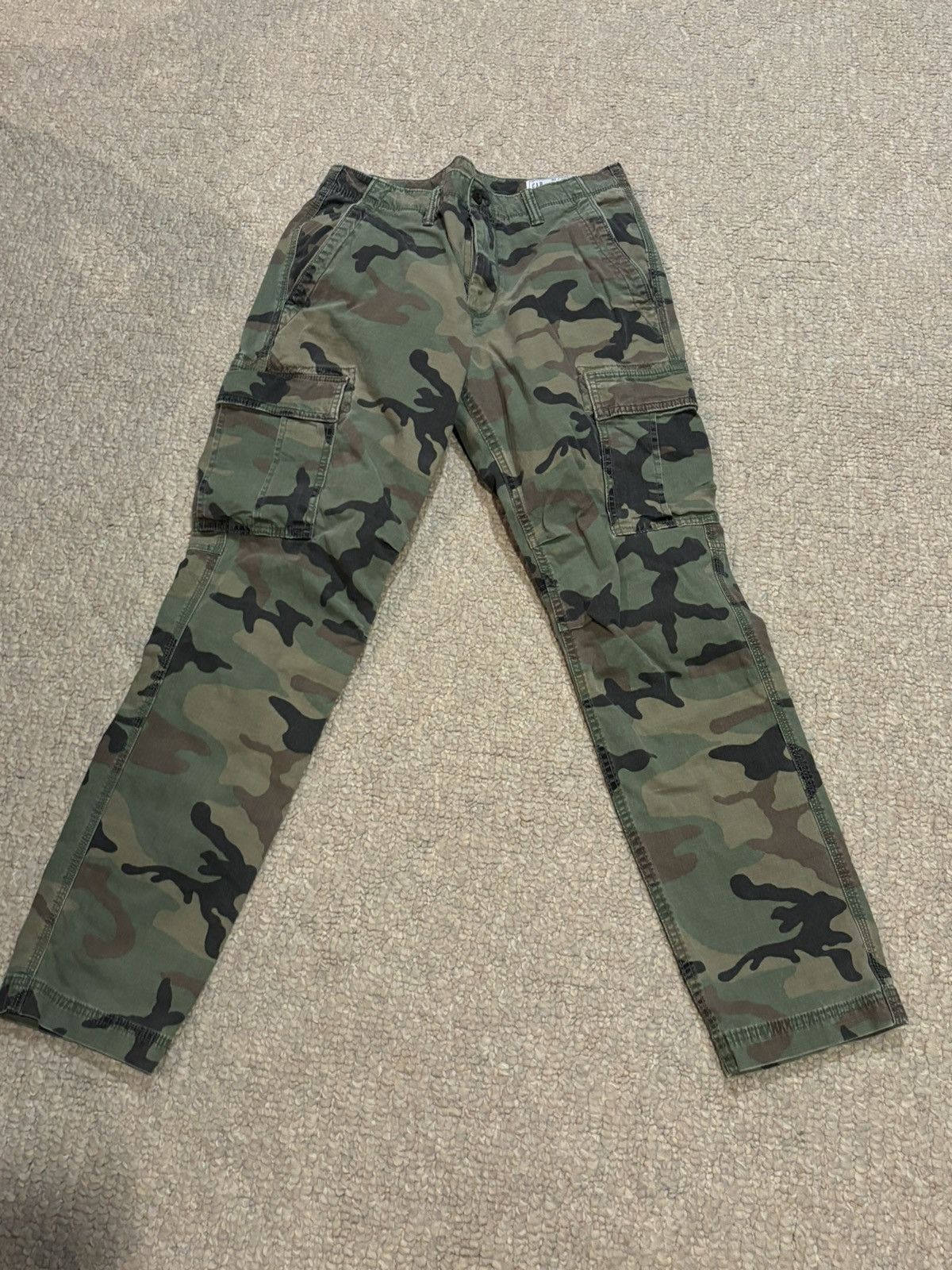Gap Camo cargos Size US 32 / EU 48 - 1 Thumbnail