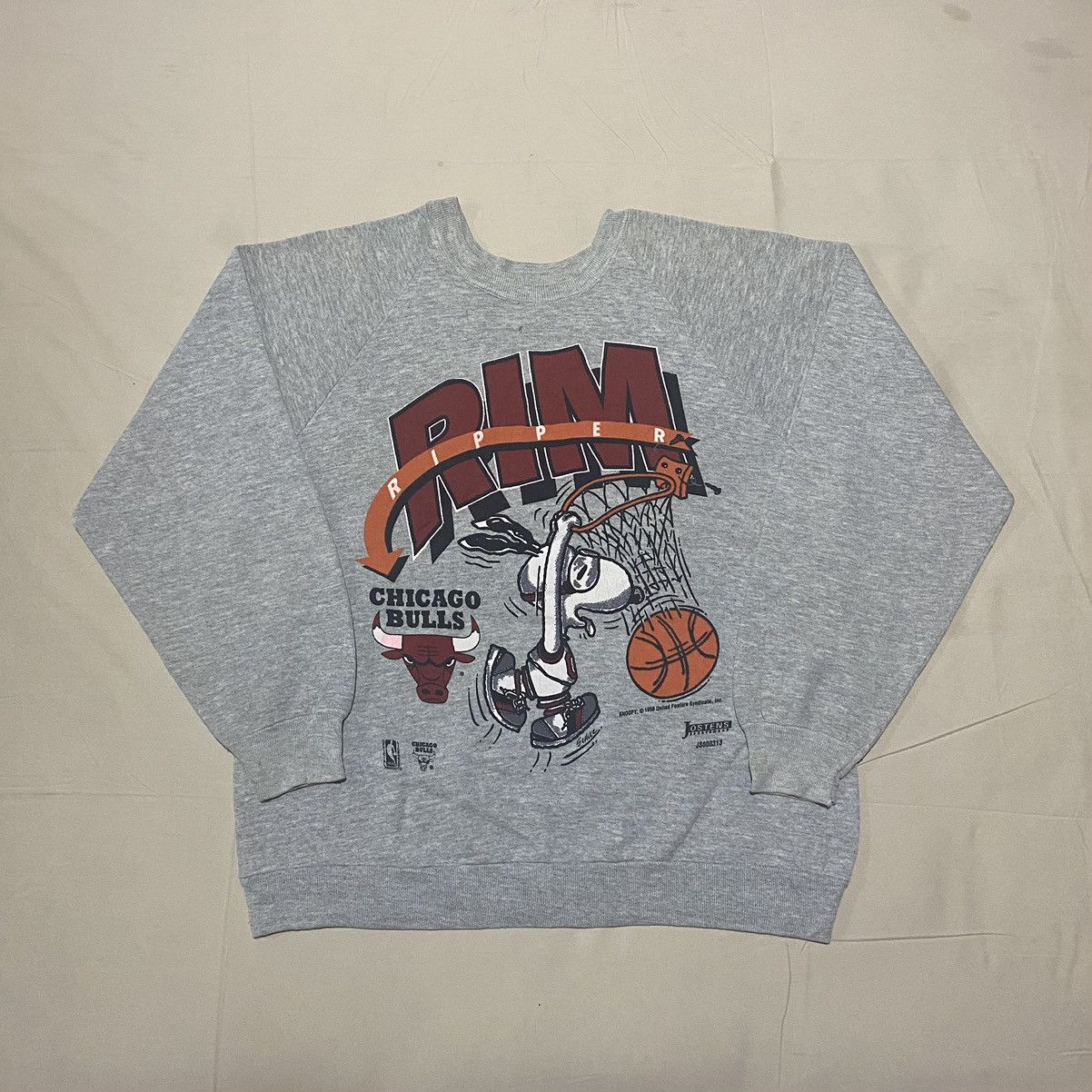 NBA ©Jostens Rim Ripper Snoopy x NBA Chicago Bulls Crewneck Size US L / EU 52-54 / 3 - 1 Thumbnail