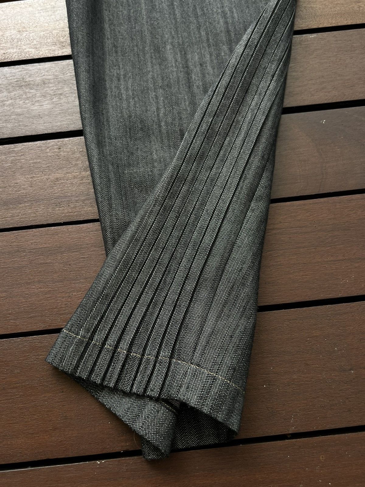 Issey Miyake Issey Miyake Men IM Side Pleated Denim Pants Size US 30 / EU 46 - 12 Thumbnail