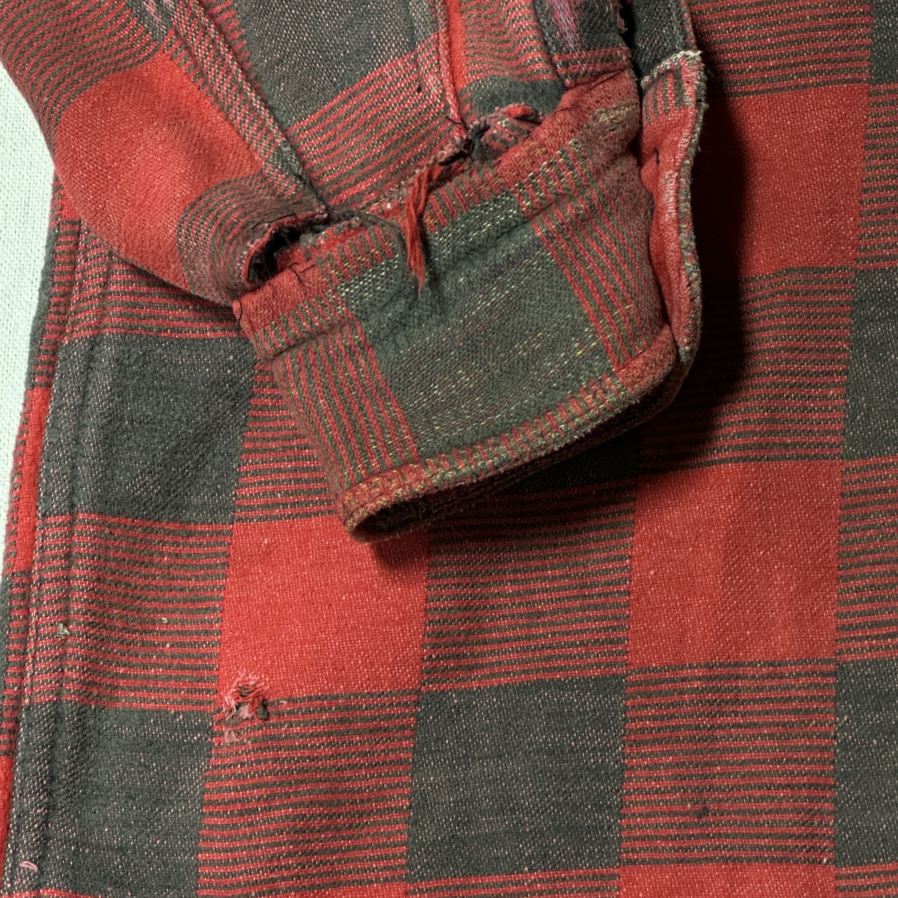 Champion Vintage Champion Red Black Plaid Flannel Shirt Size L Size US L / EU 52-54 / 3 - 6 Thumbnail