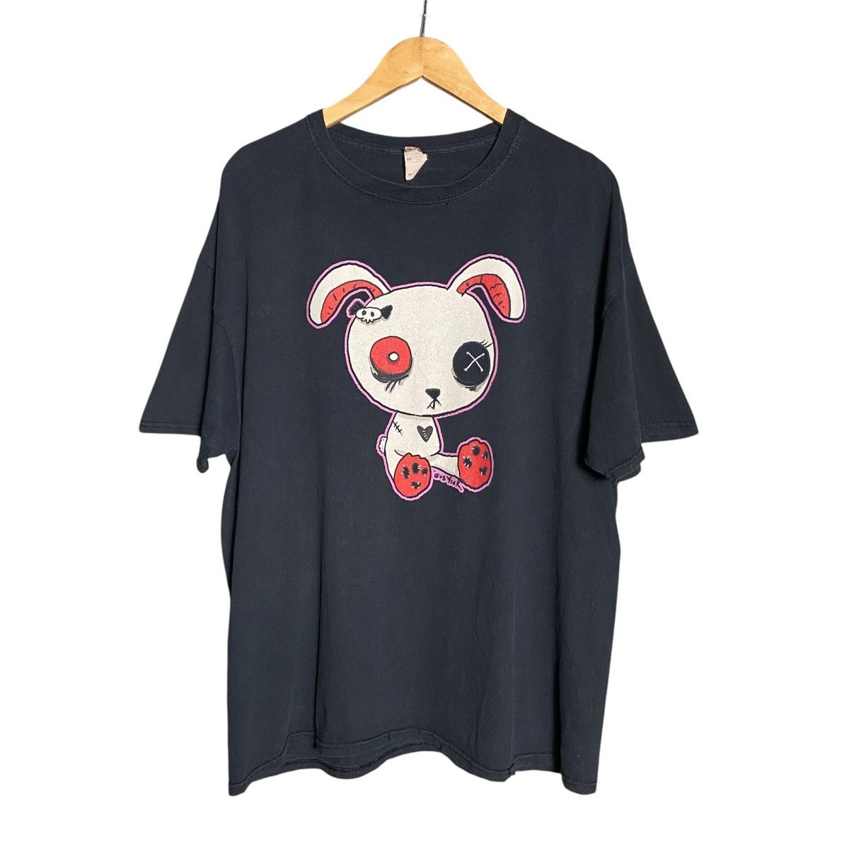 Band Tees × Vintage Vintage Gus Fink Emo Bunny Doll T-Shirt Size US XL / EU 56 / 4 - 1 Thumbnail