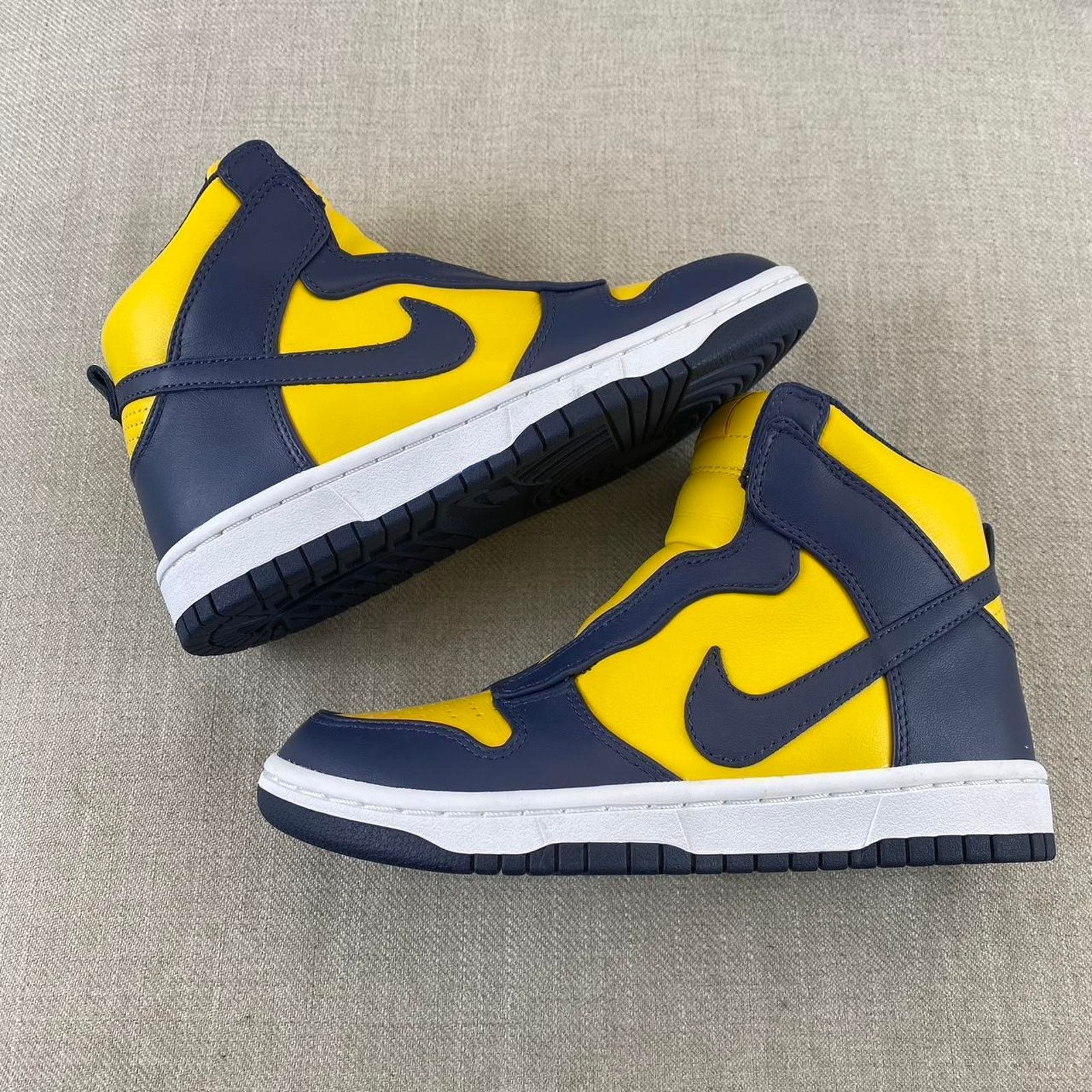 Nike 2015 NikeLab x Sacai Dunk Michigan Laceless Size US 5 / IT 35 - 3 Thumbnail