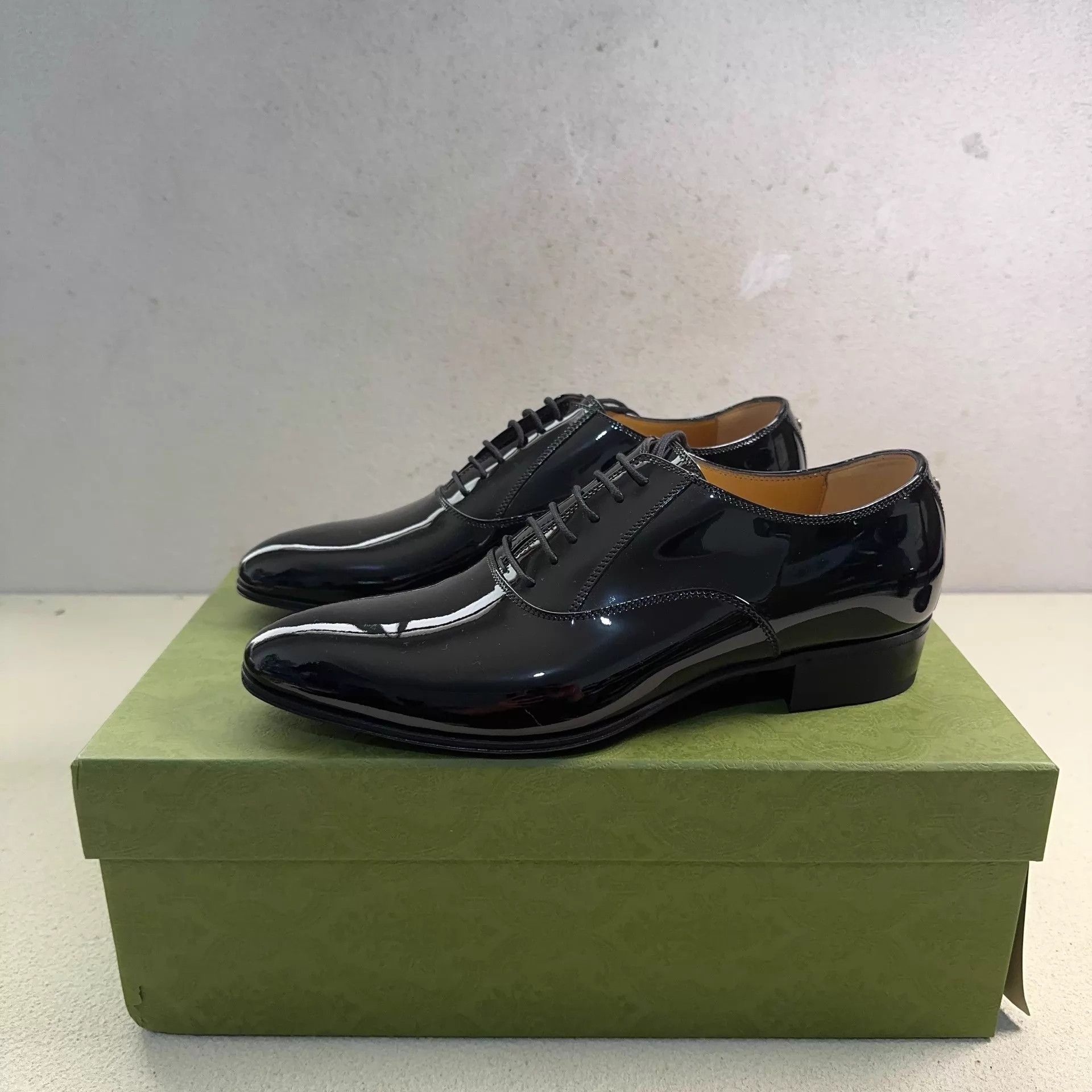 Gucci Gucci Men's Patent Leather Black Lace-up Leather Shoes Size US 9 / EU 42 - 1 Thumbnail